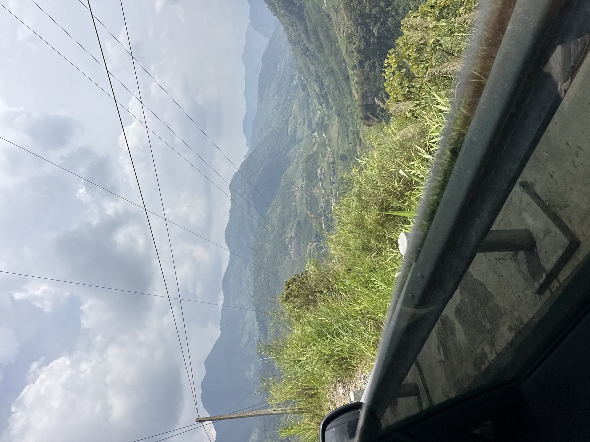 Motorcyclist captures scenic mountain ride through rural Vietnam commune