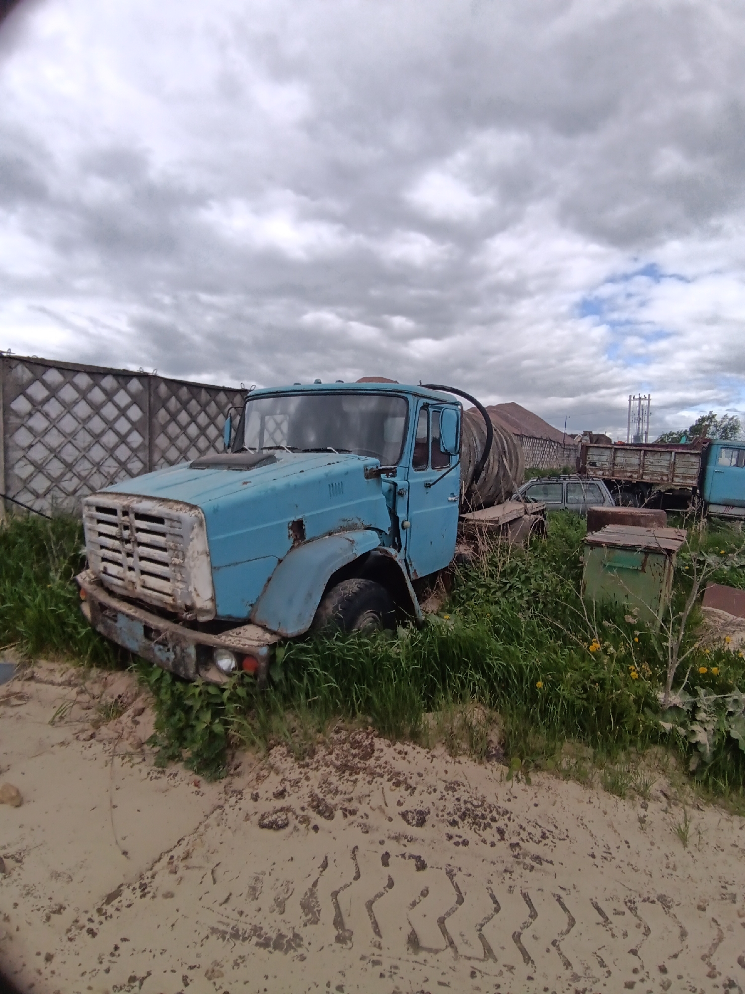 Construction yard operations documented in Яльгелево, Russia