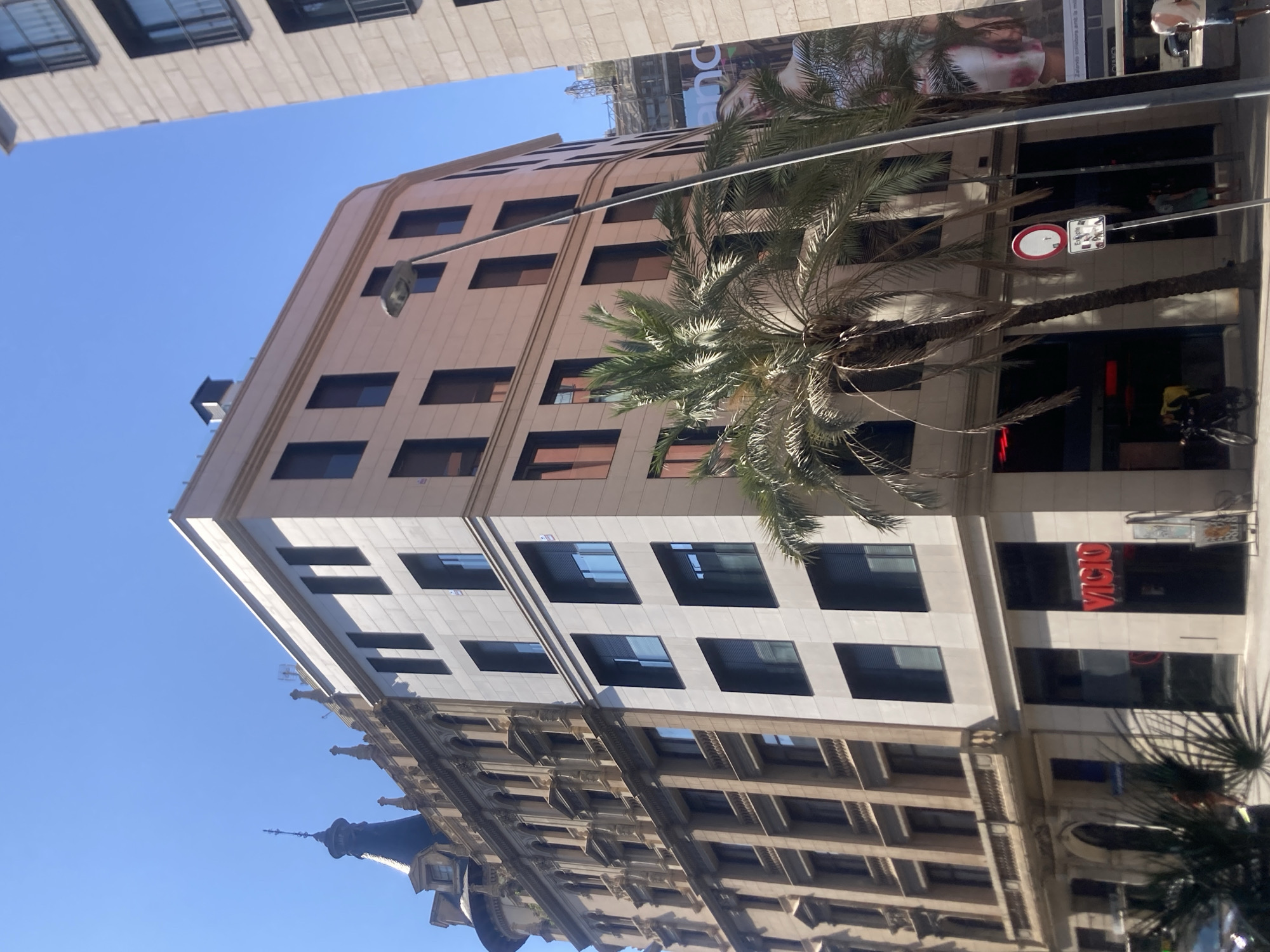 Afternoon walk through Barcelona's Rambla and Eixample districts