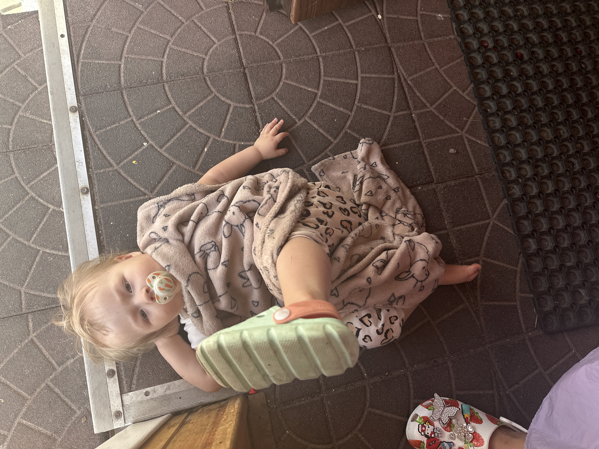 Young child's morning activities documented across Nizhny Novgorod