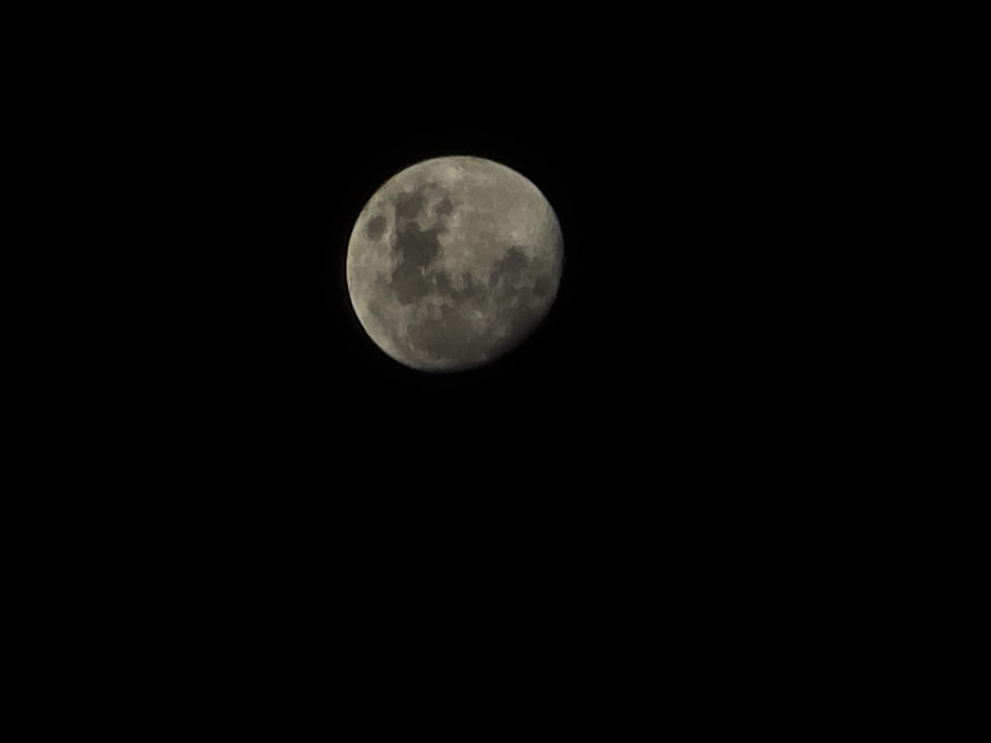 Moon viewing captured by witnesses in Trachoni, Cyprus