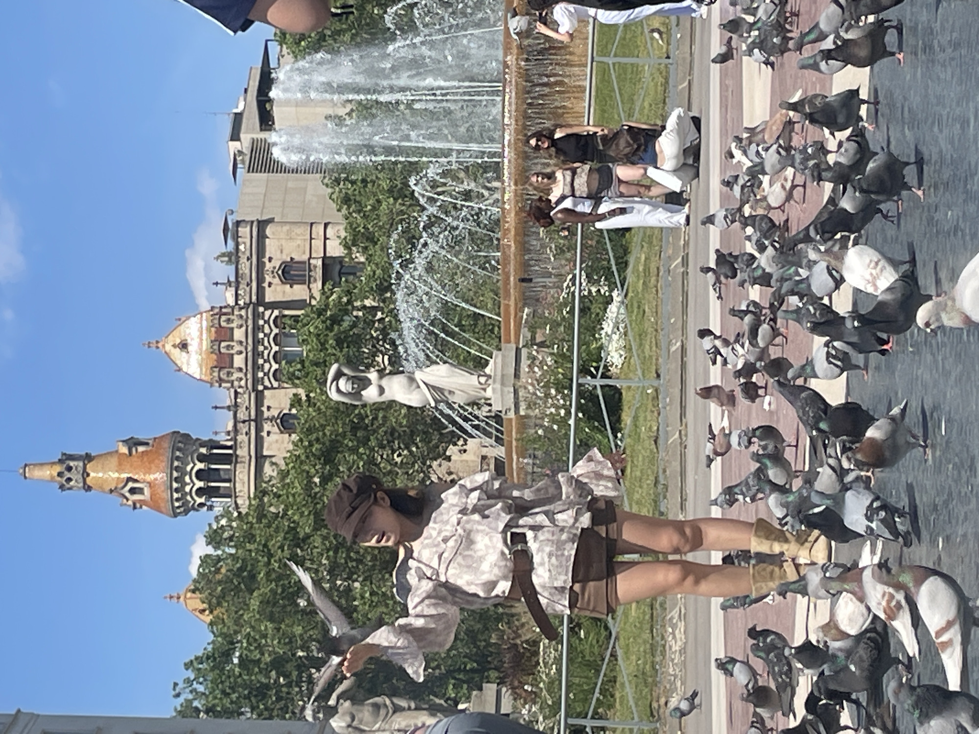 Midday gatherings observed across Barcelona public spaces