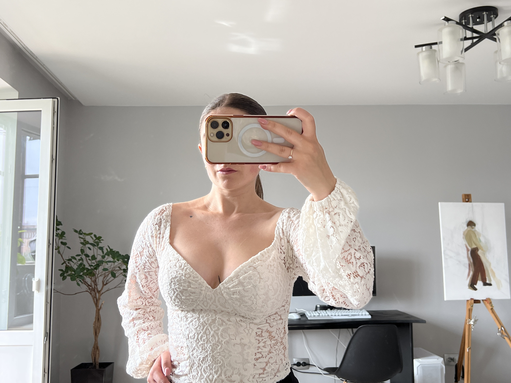 Woman documents morning selfies and pets in Ternopil home