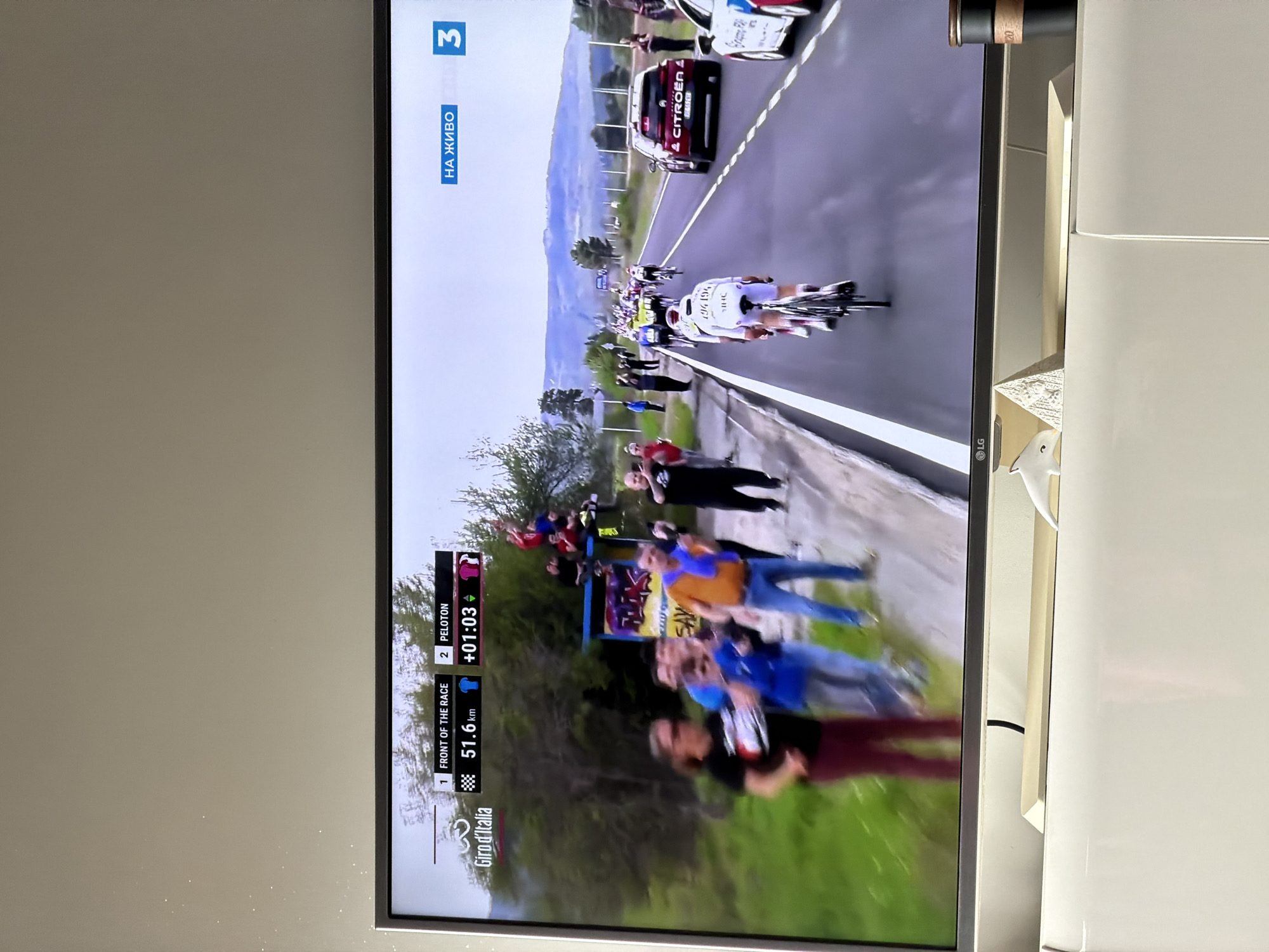 Plovdiv resident watches Giro d'Italia while eating lunch