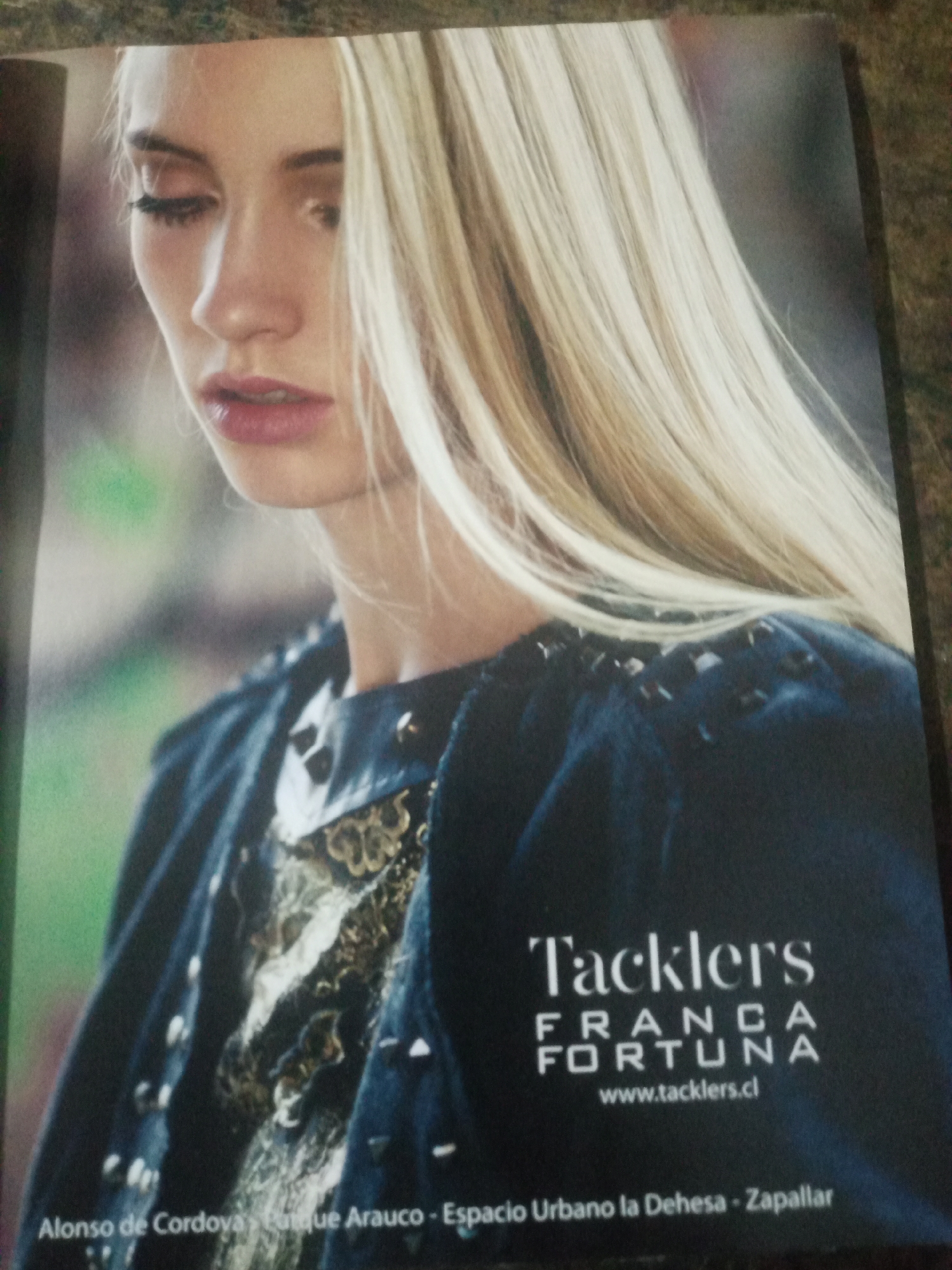Fashion magazines and print materials flipped through in Santa Ana, Venezuela