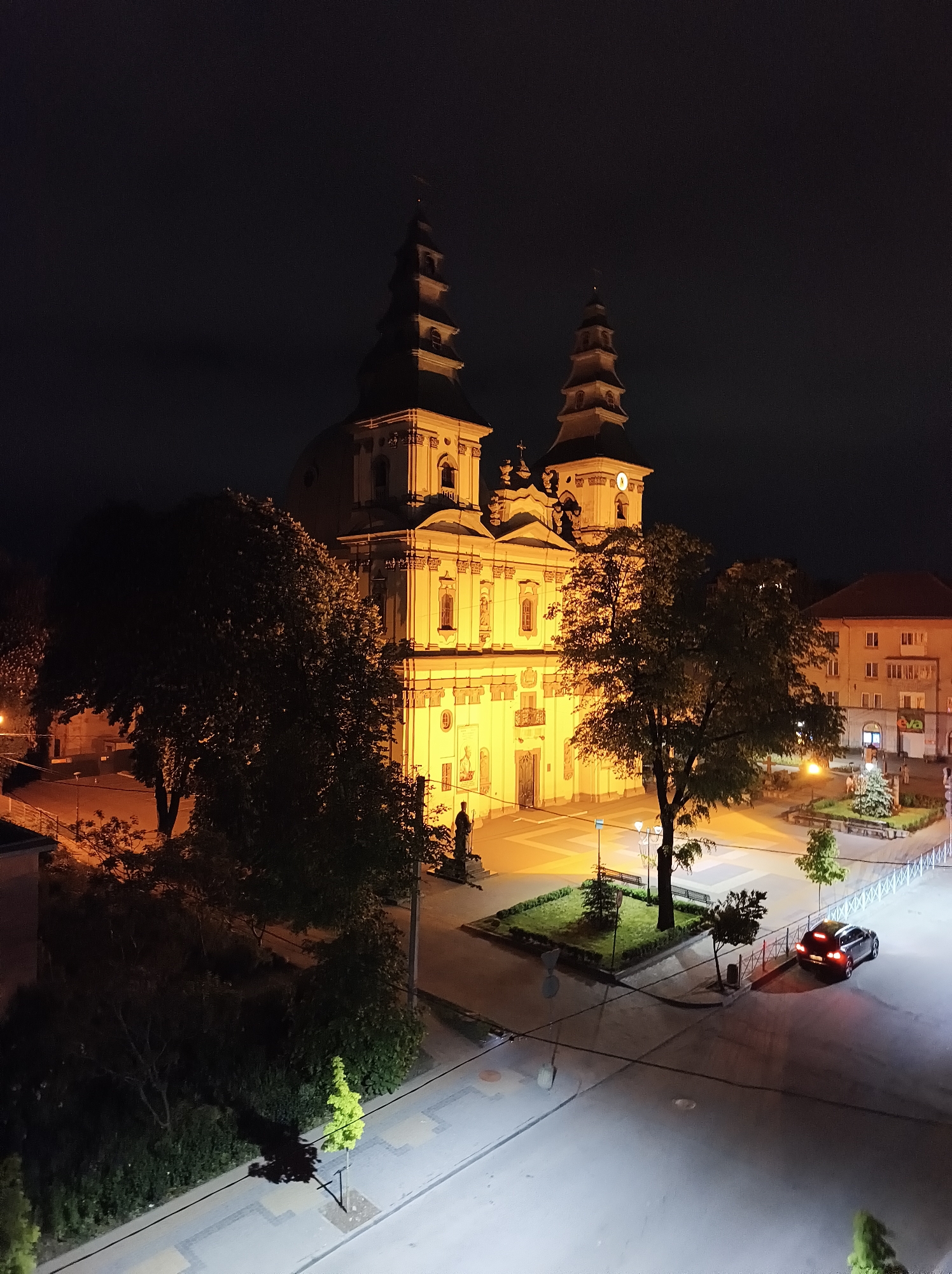 Ternopil Cathedral illuminated at night, captured by witness