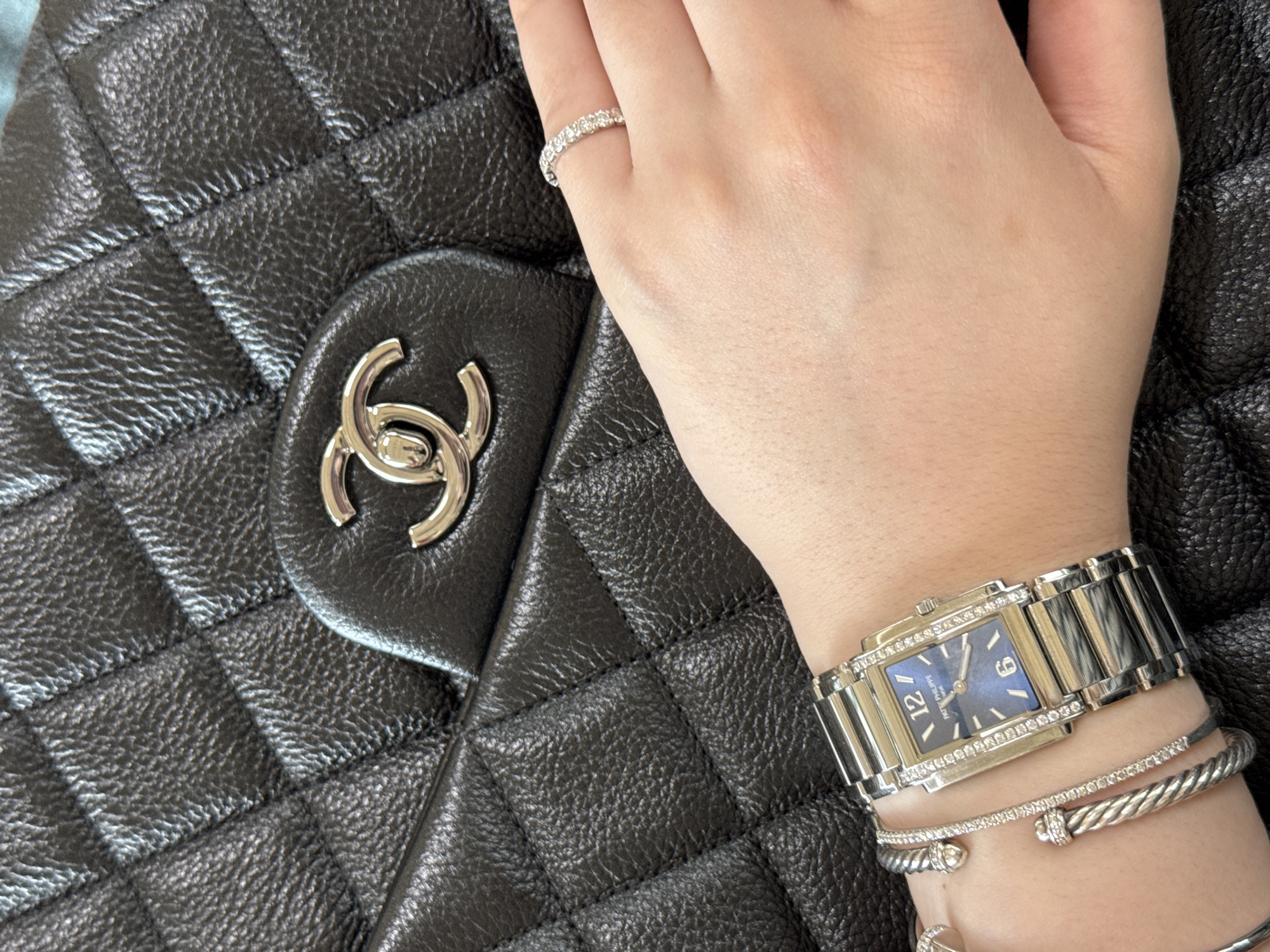 Person with diamond ring, designer handbag spotted in Tijuana