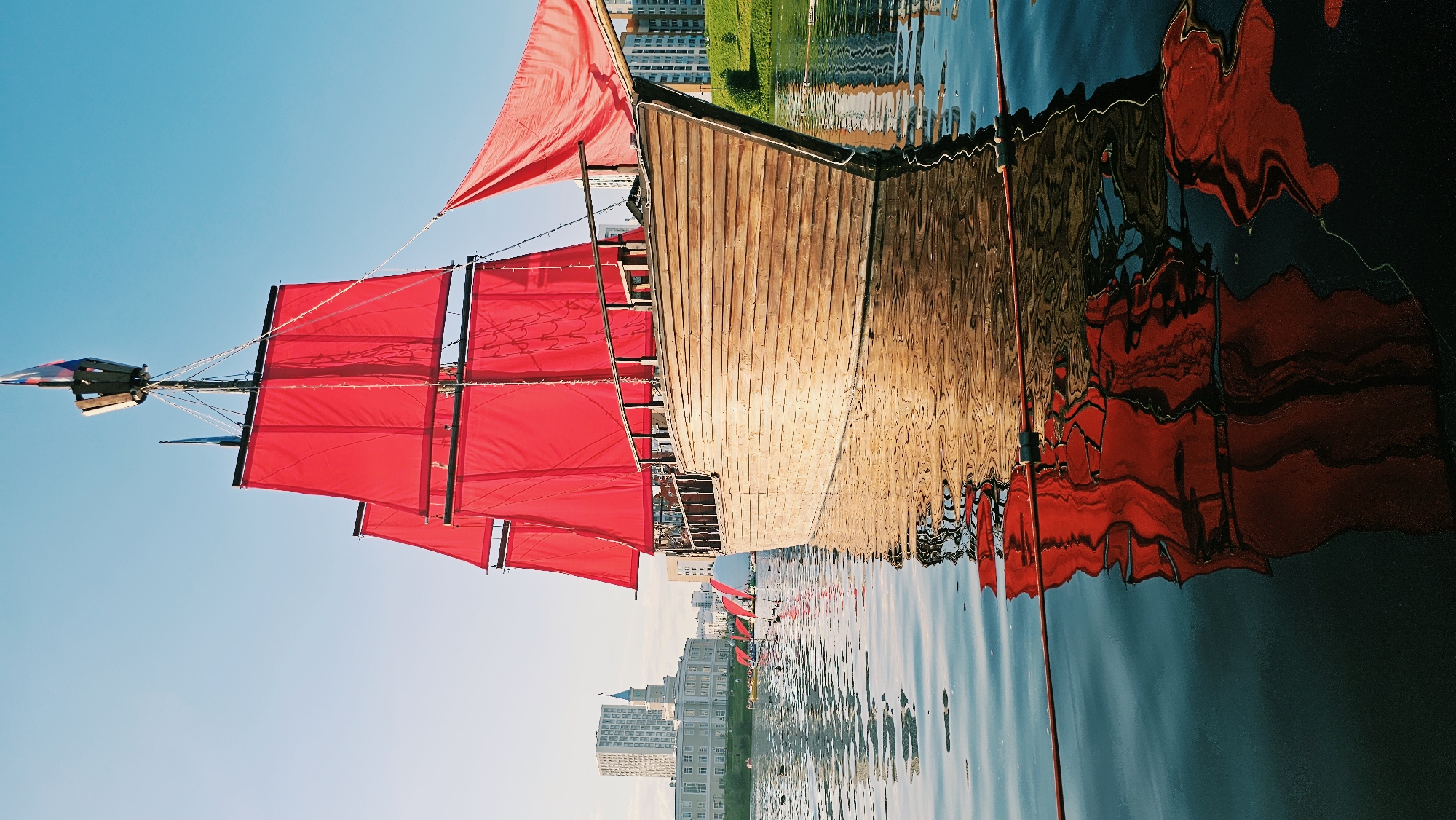 Summer afternoon on the Iset River embankment, Yekaterinburg