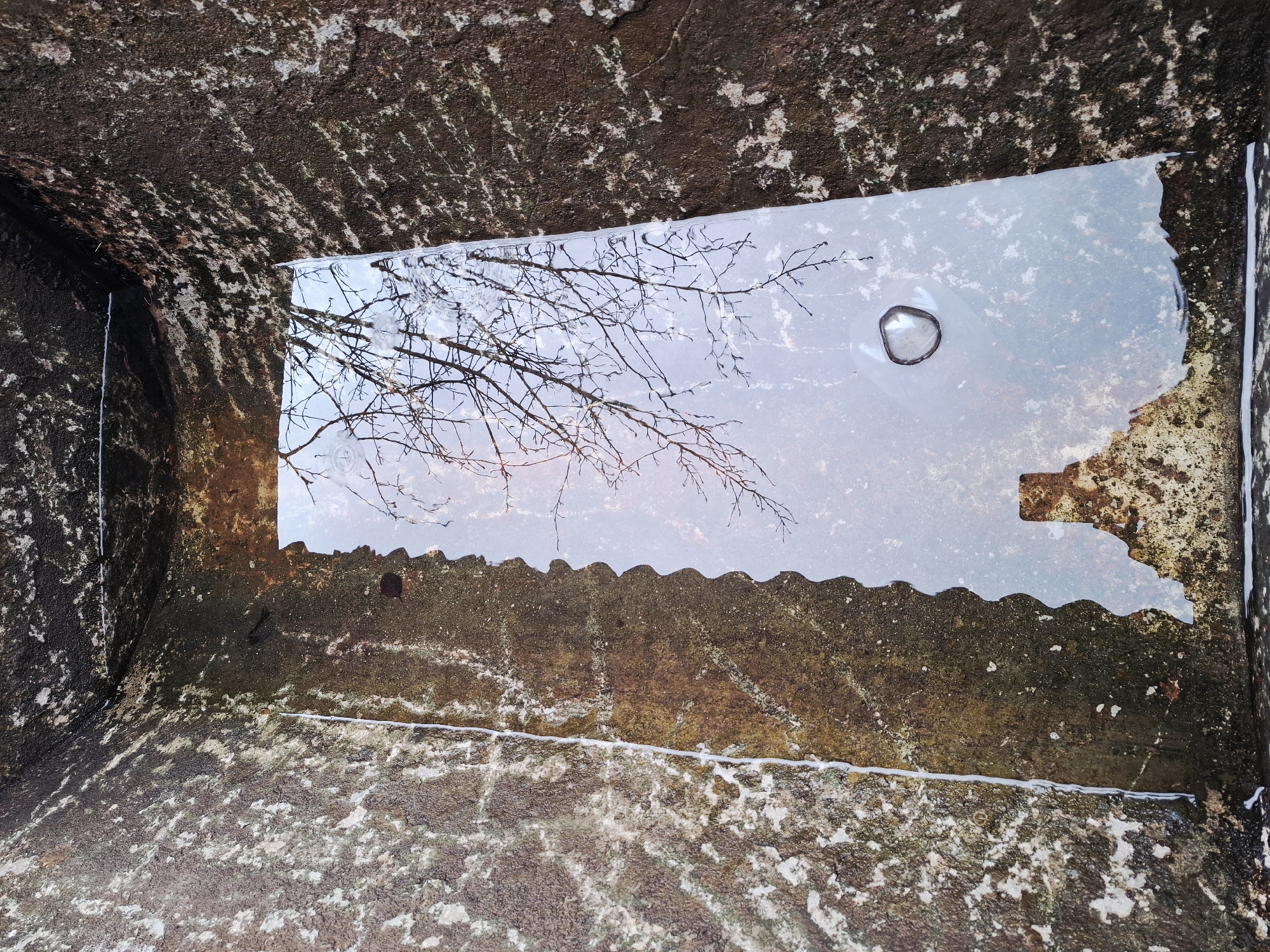 Spring flooding aftermath documented in Khlevnoye, Russia