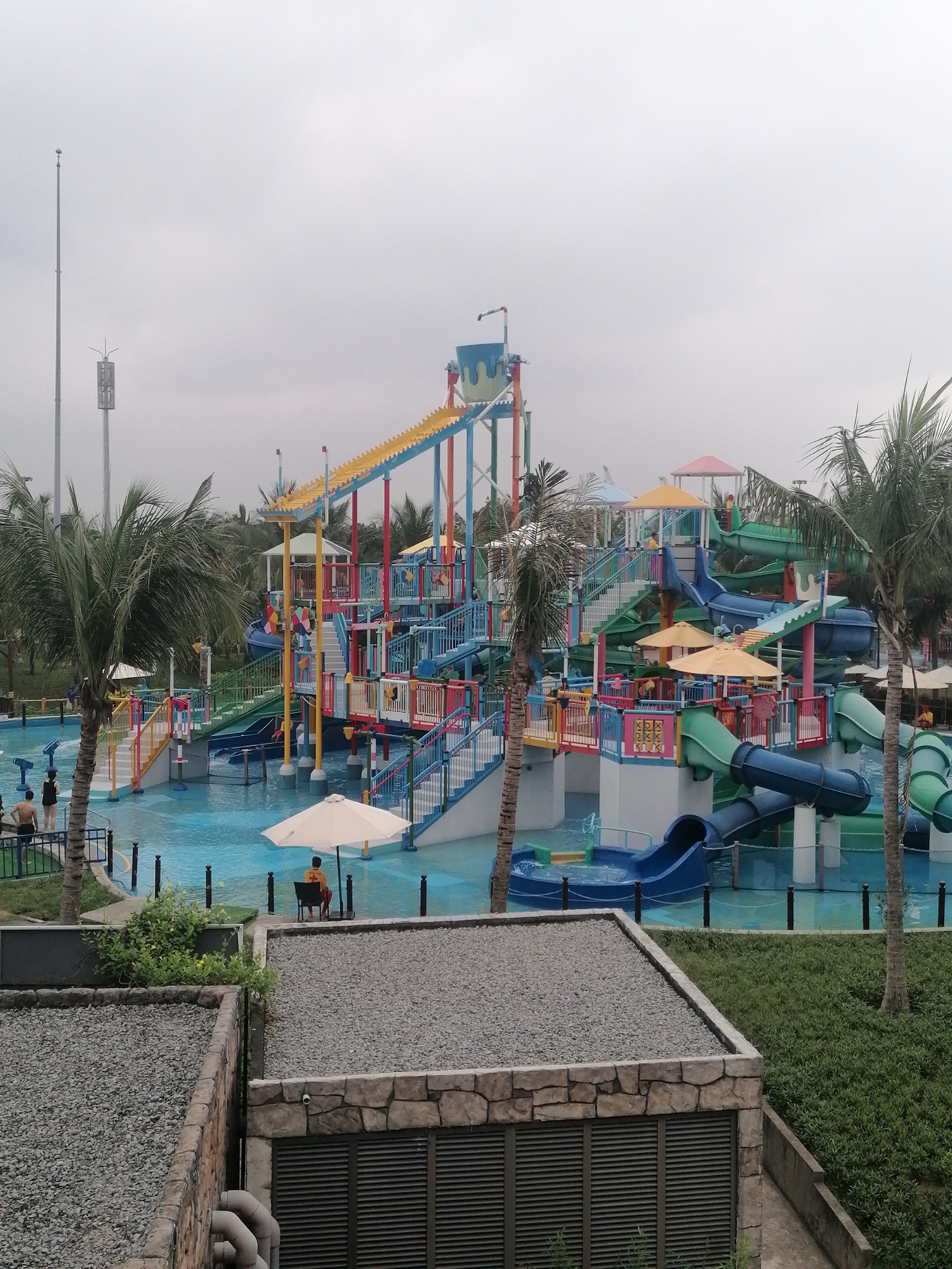 Morning activity observed at Bai Chay Ward water park