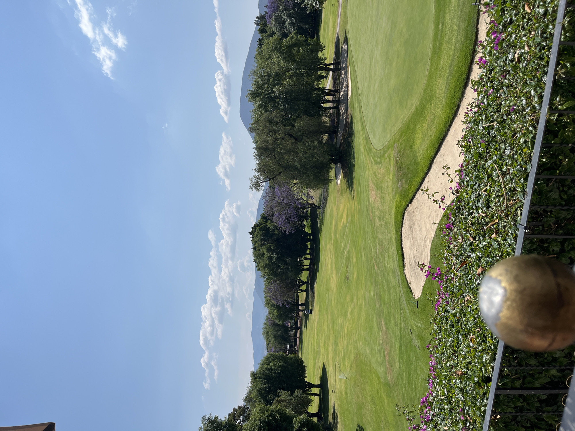 Spring afternoon scenes documented across Atlixco's golf course and historic sites