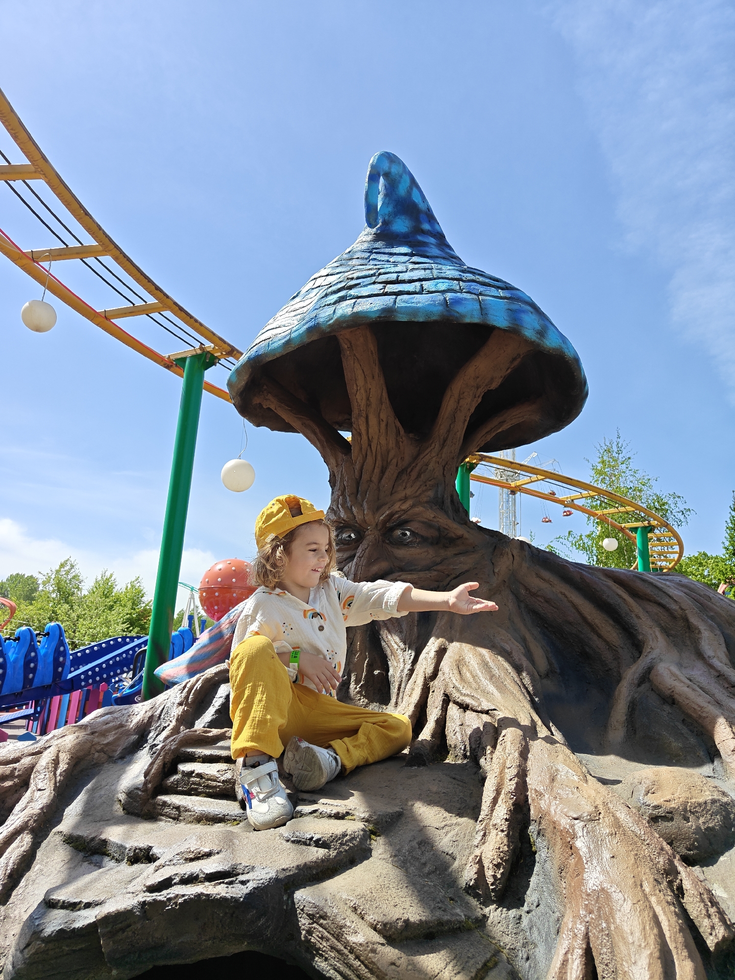 Families enjoy morning recreational activities in Khimki, Russia