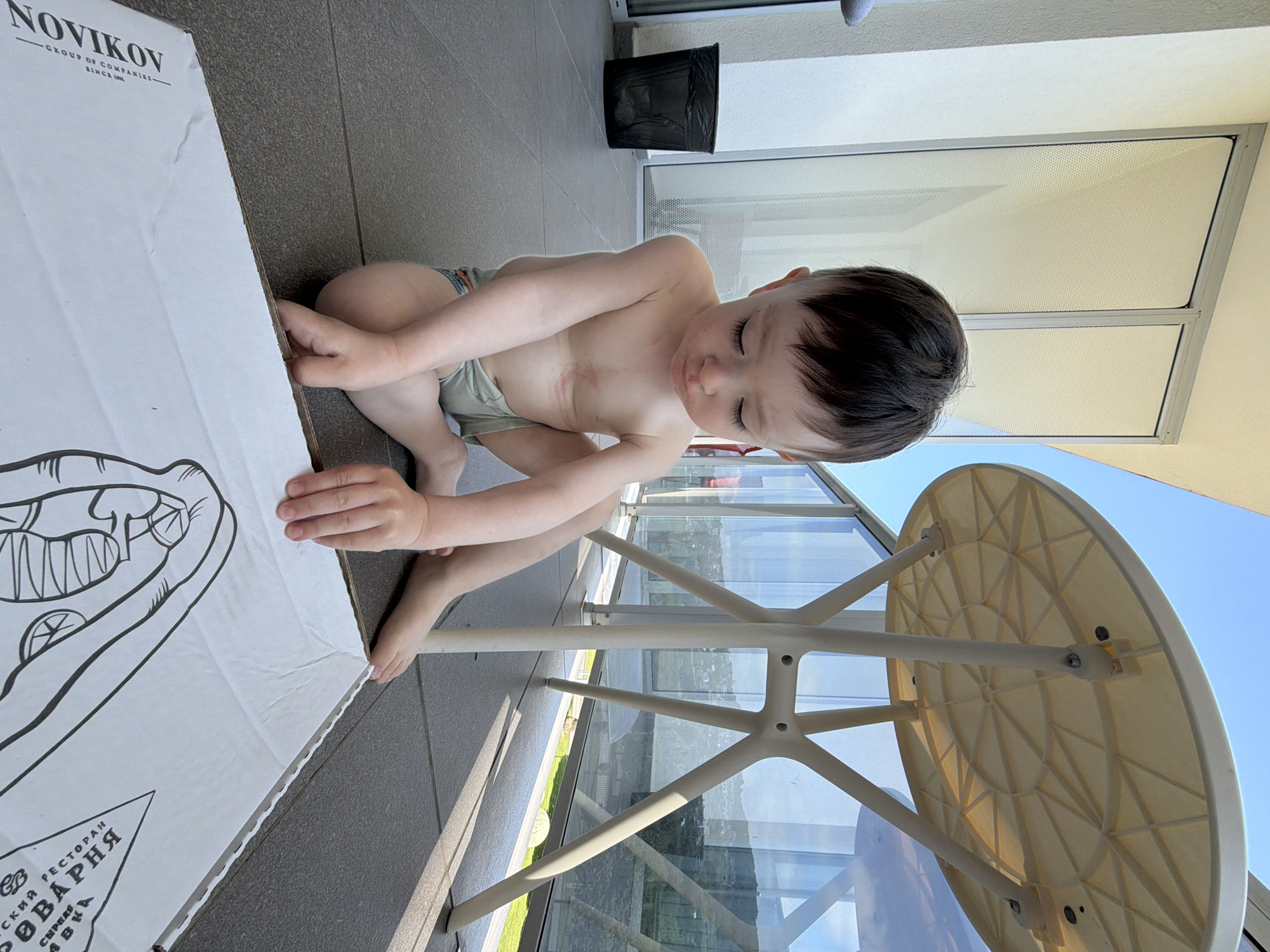 Family enjoys quiet weekend morning activities in Sochi