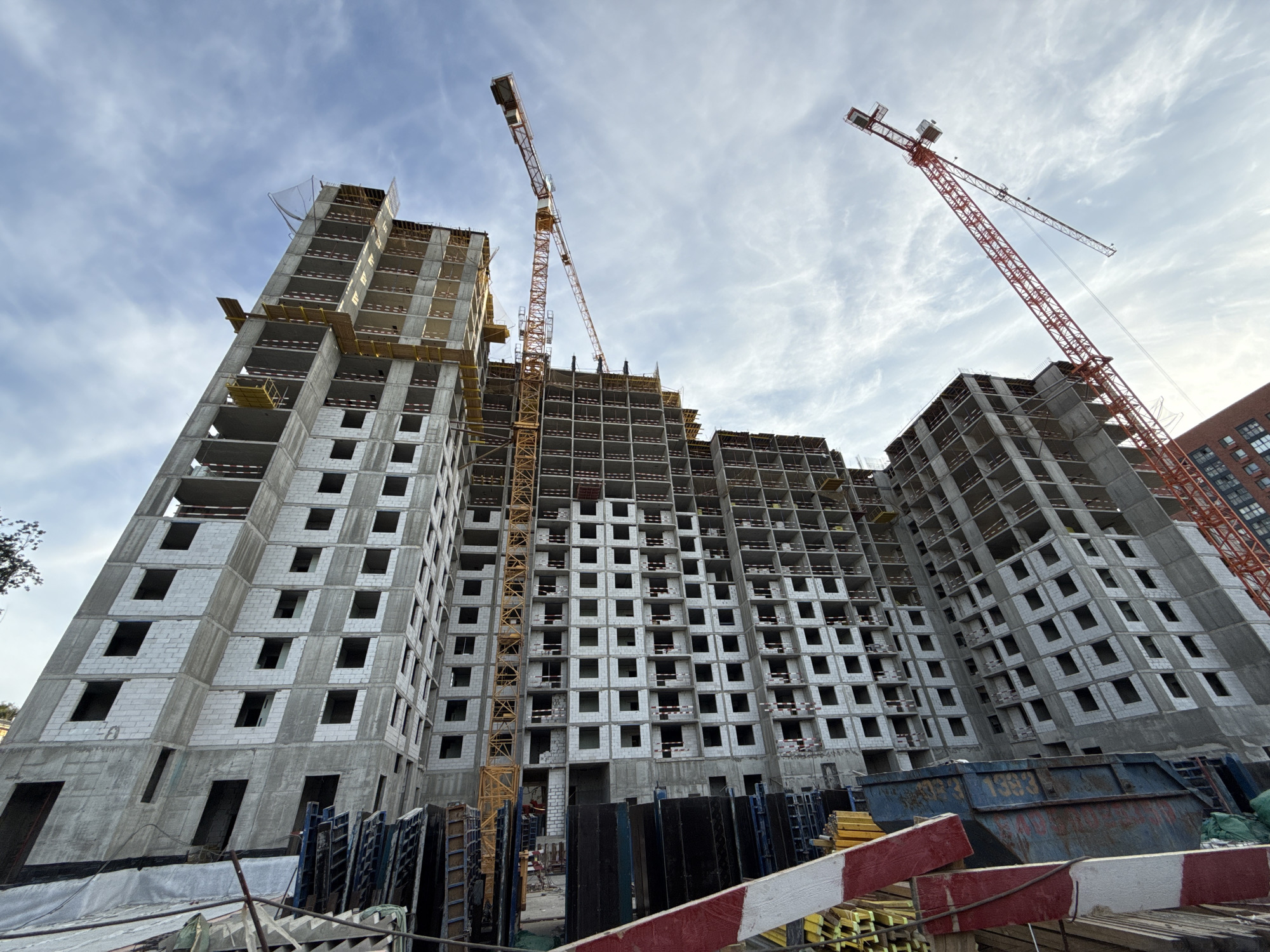Moscow residential construction site, worker selfie included