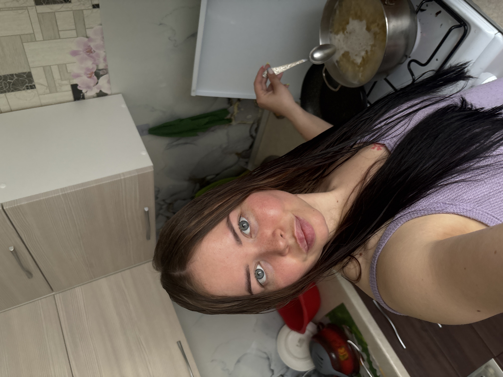 Morning domestic routine documented in Izhevsk household
