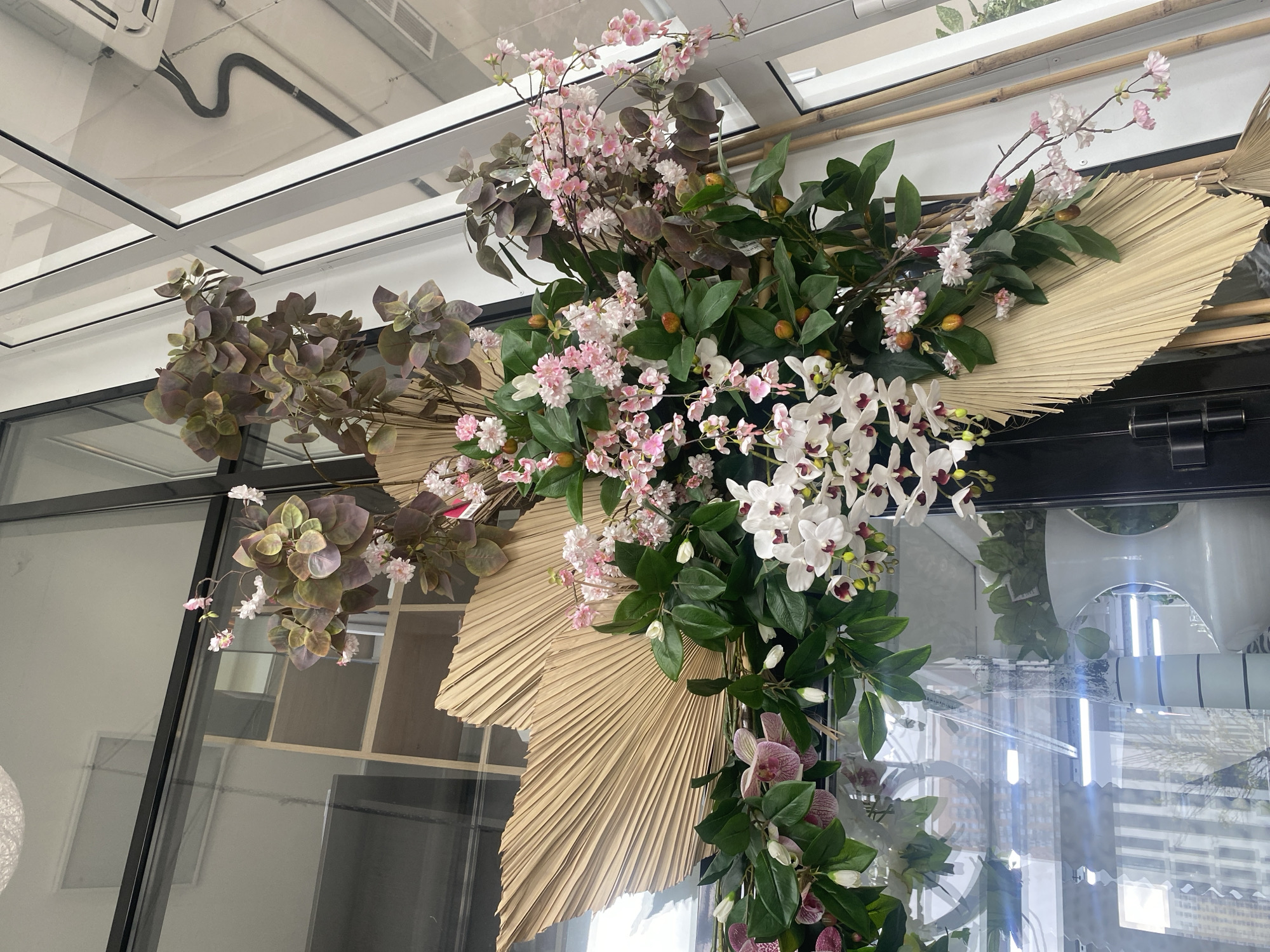 Early morning floral displays documented across Yekaterinburg locations