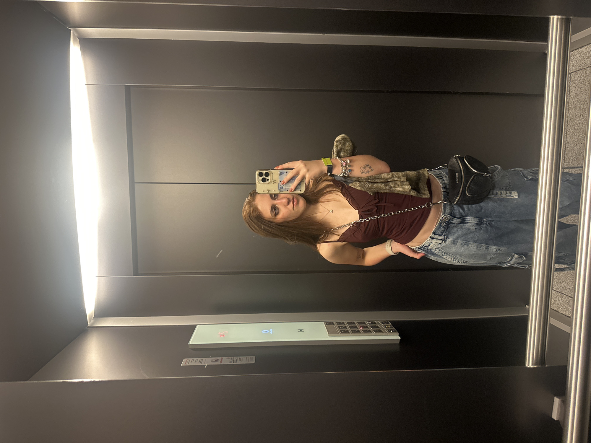 Elevator selfie and close-up portrait in Huixquilucan