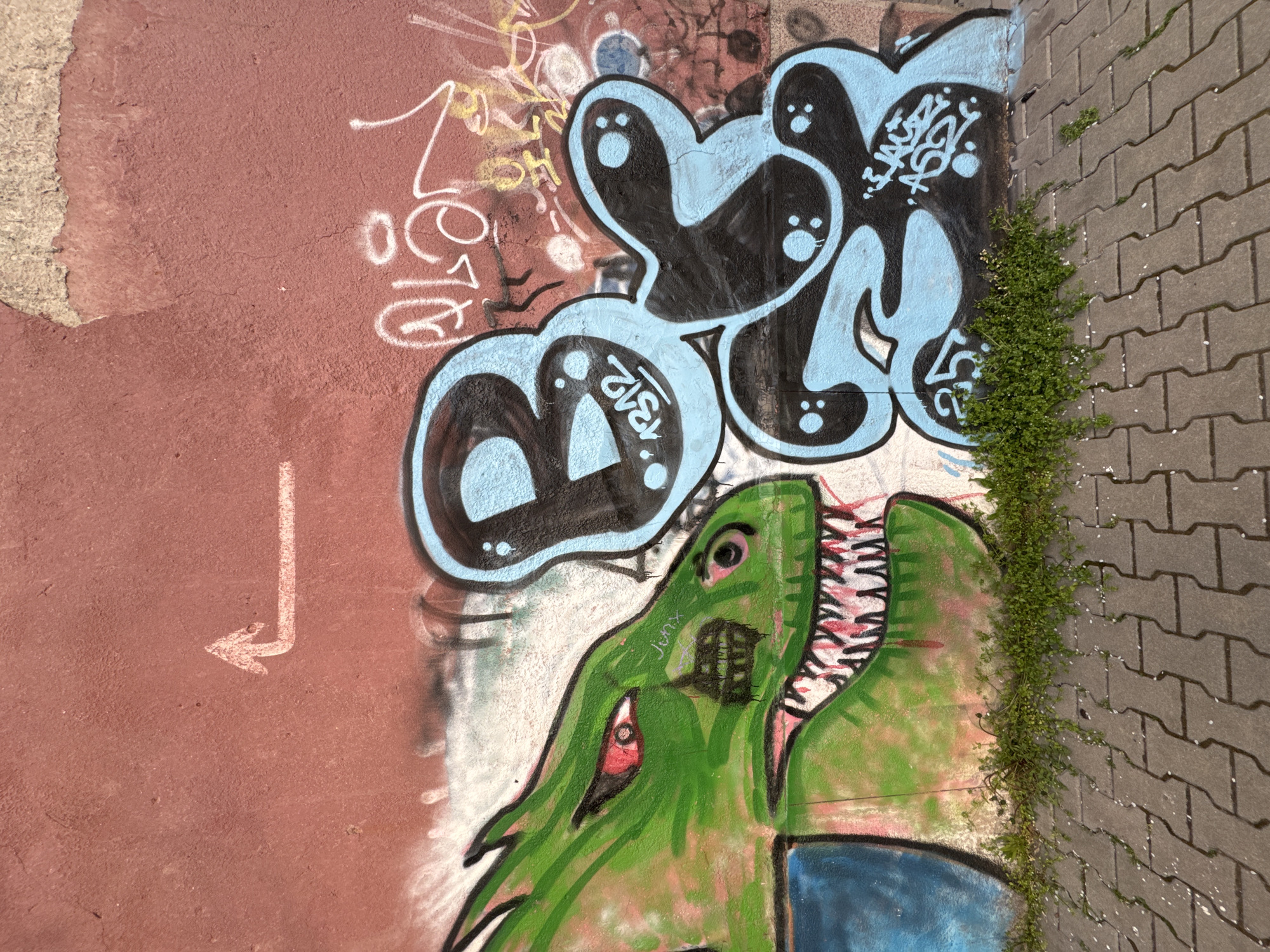 Spring day in Sofia captures street art and wildlife