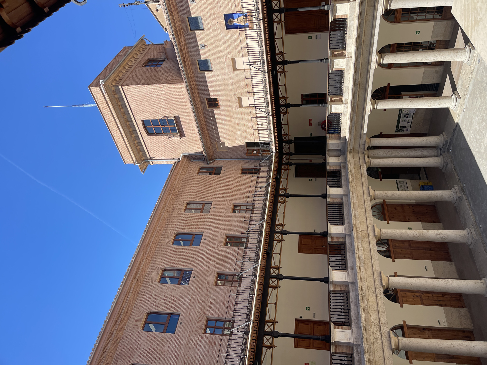 Historic courtyard architecture documented in València, Spain