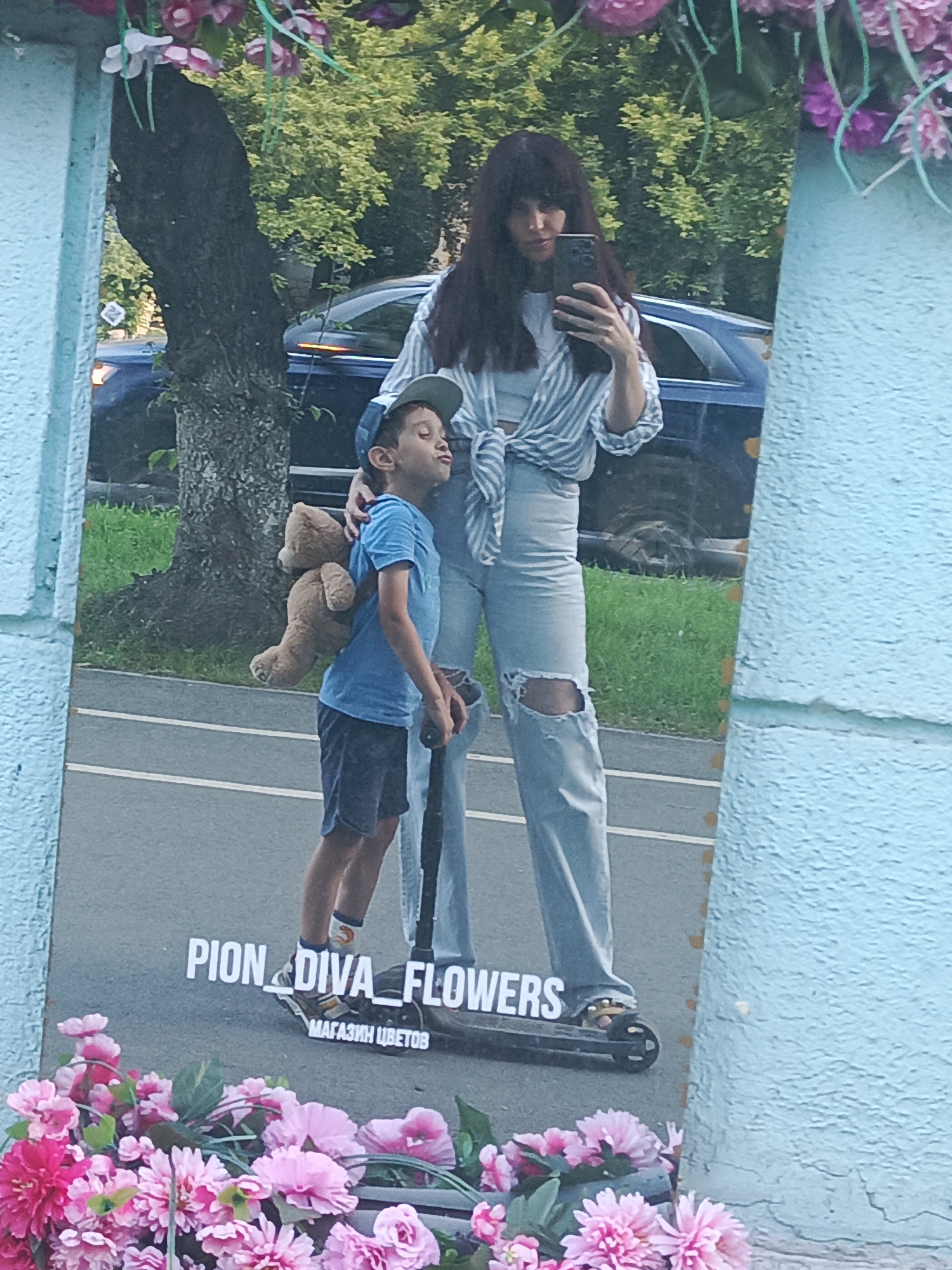 Café stop in Kurgan: pizza, milkshakes, and scooter breaks