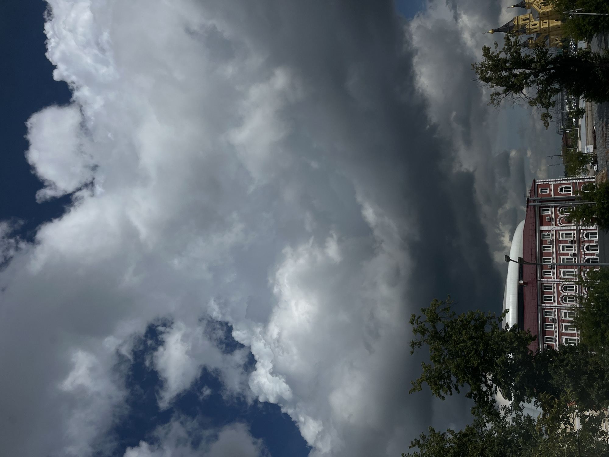 Nizhny Novgorod: cathedrals, the Volga, and street art