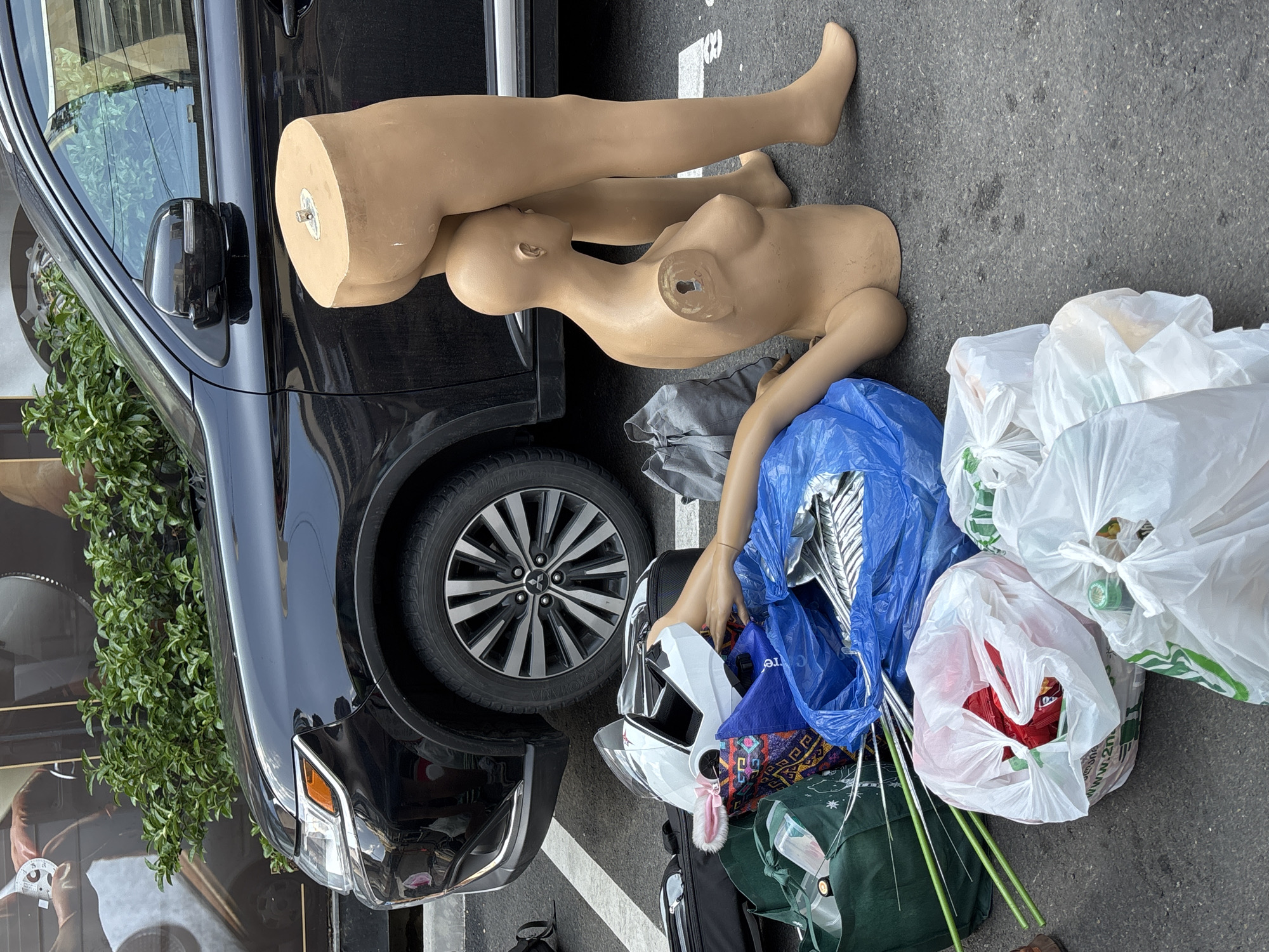 Mannequin parts and trash dumped on Tbilisi street