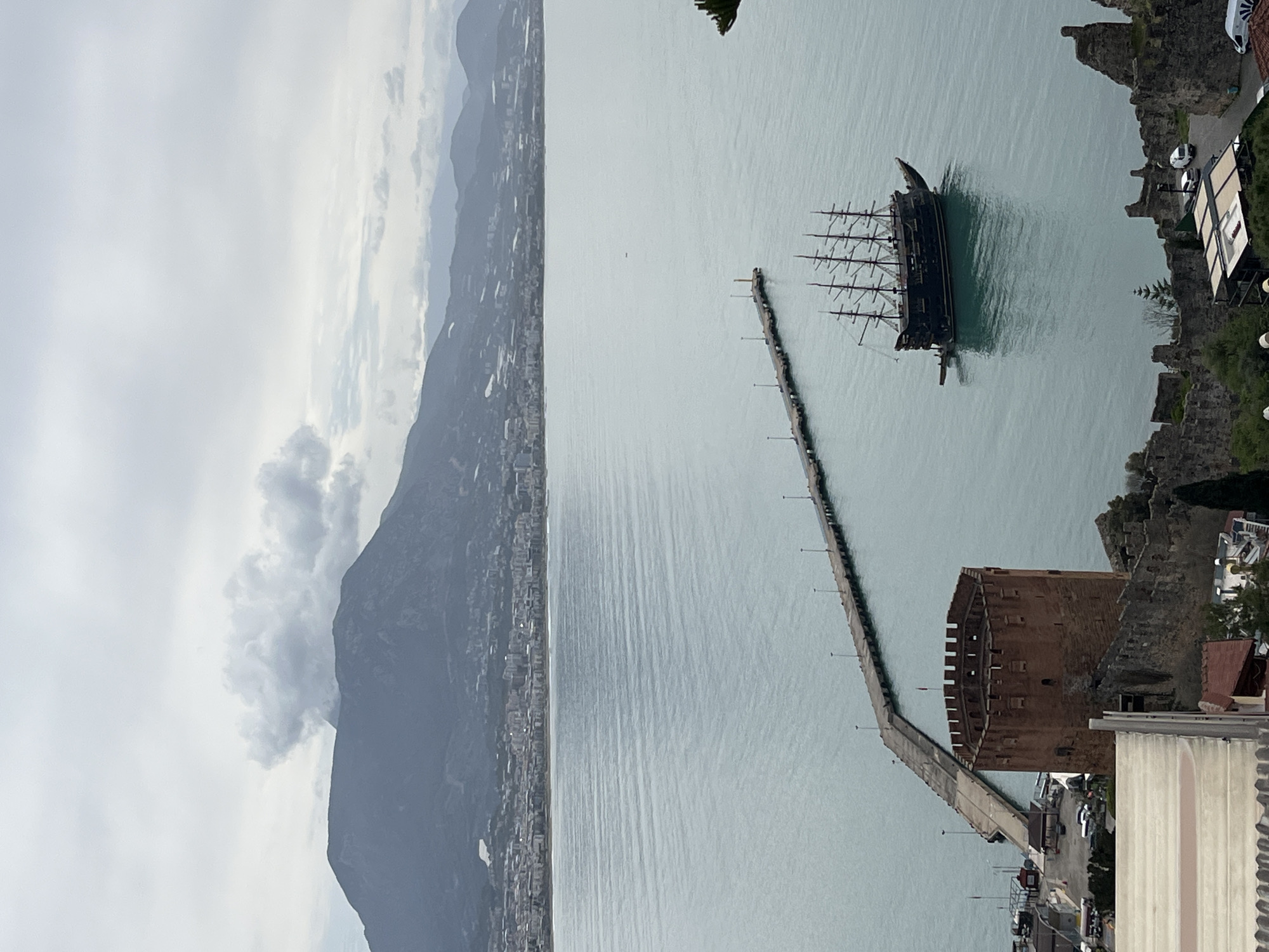 Morning documentation of Alanya's harbor, flora and urban scenes