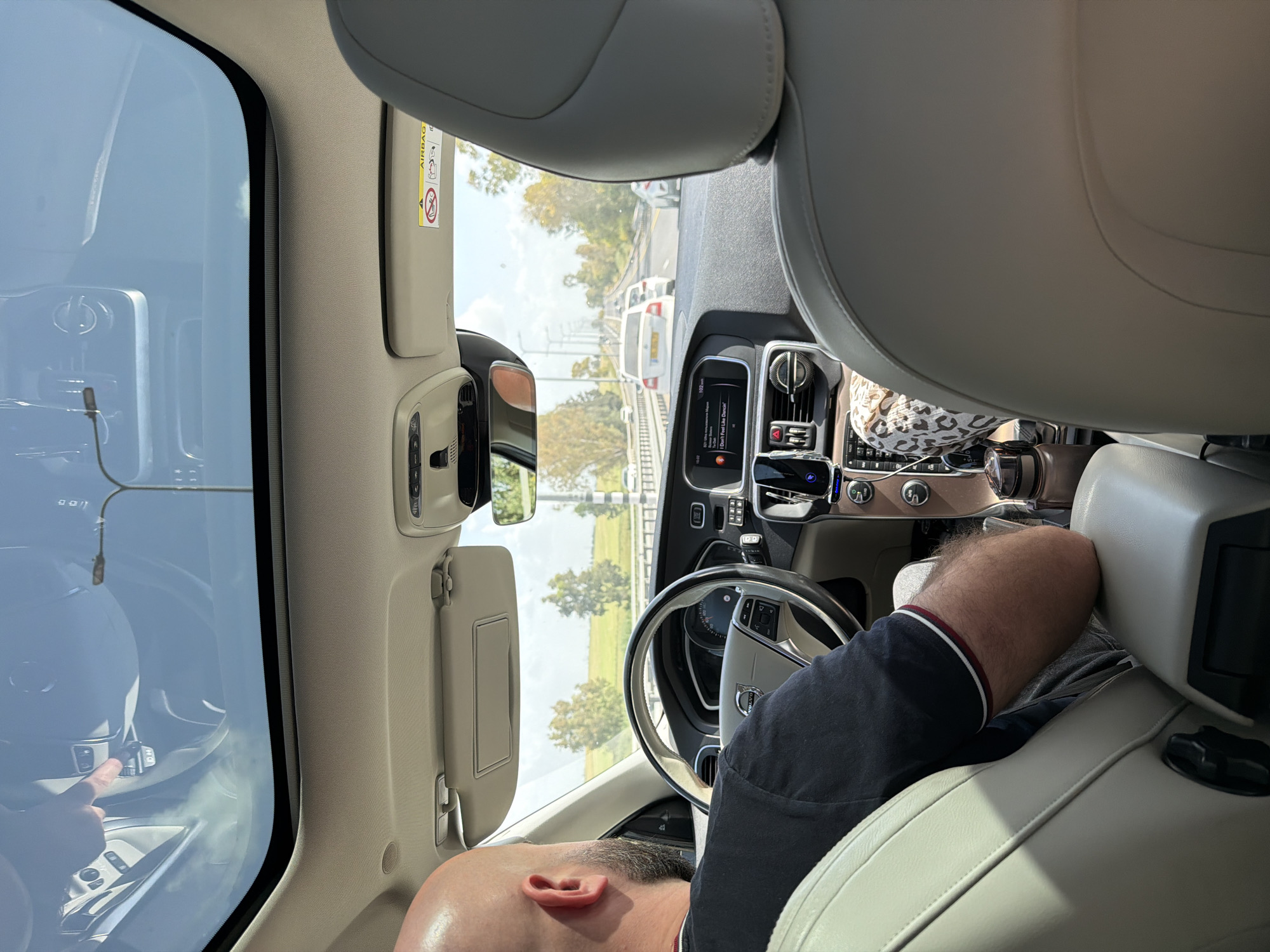 Driver rests in vehicle on Beer Tuvia road