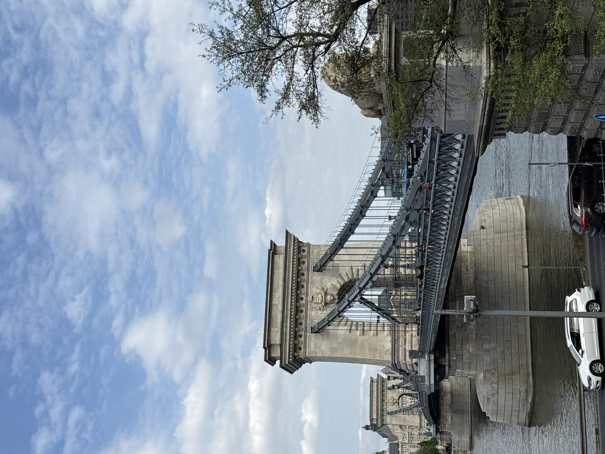 Tourist documents Budapest landmarks during 13-minute walking tour