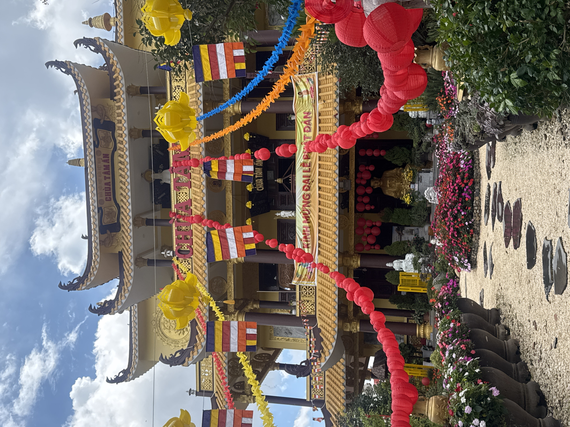 Early morning documentation of Da Lat temples and architecture