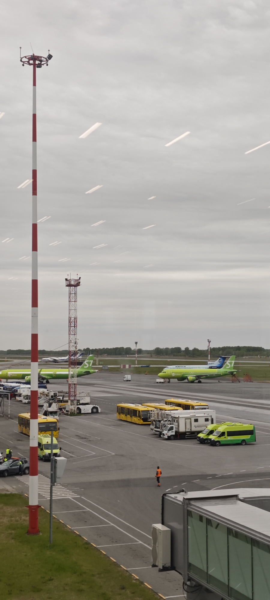 Airport Activity and Souvenir Shopping Documented in Ob, Russia