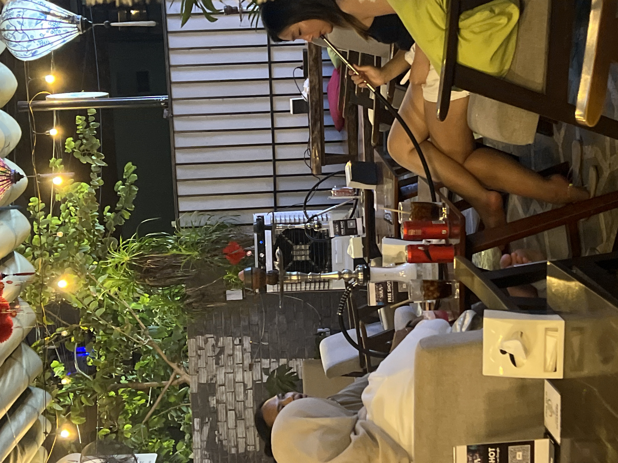 Evening cafe scene captures daily life in Đà Nẵng