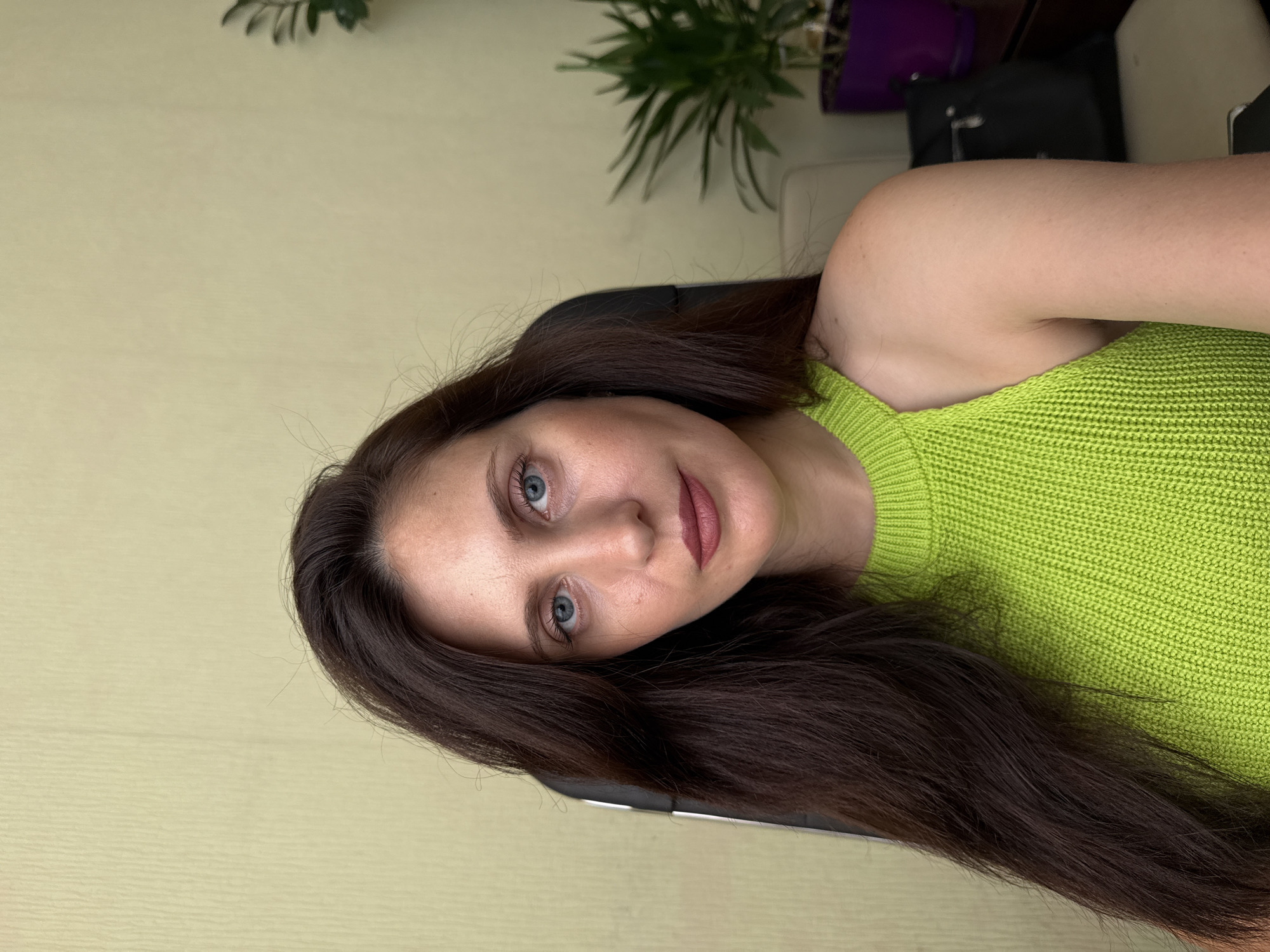 Indoor photo session in a Kurgan apartment, summer 2026