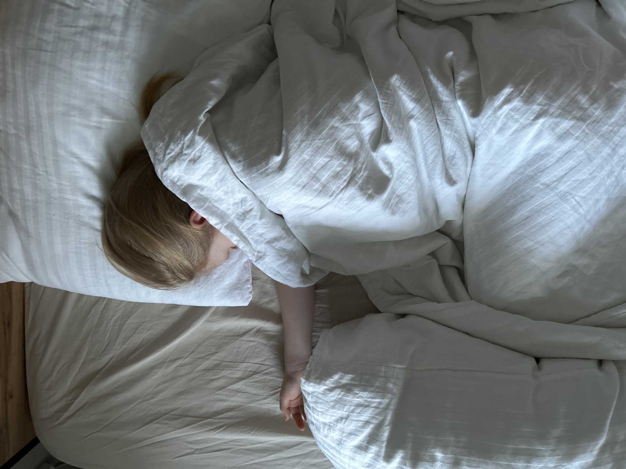 Person observed sleeping peacefully in Chaikovsky, Russia