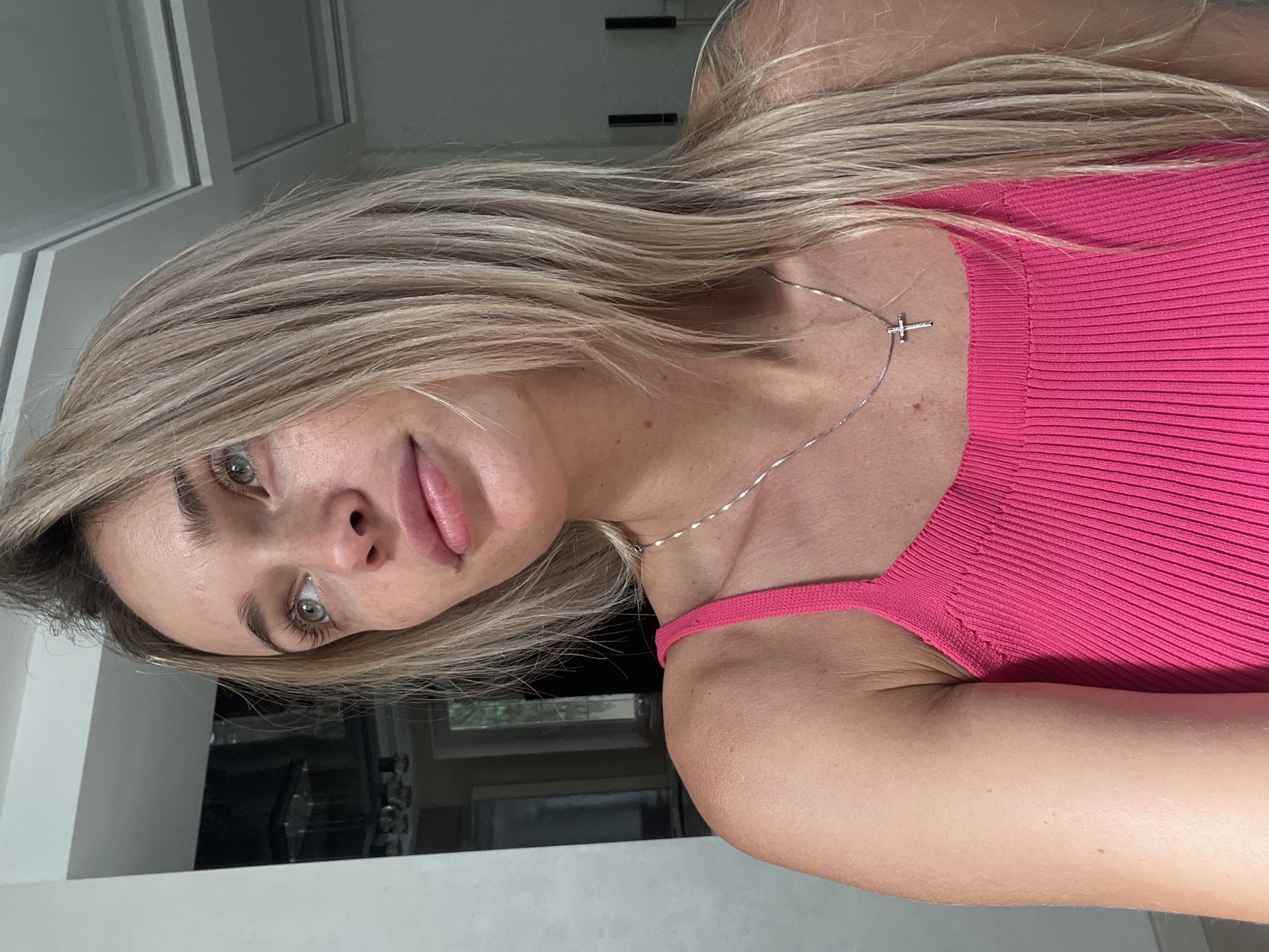 Selfie session at a Fontanka home, kitchen and exterior included