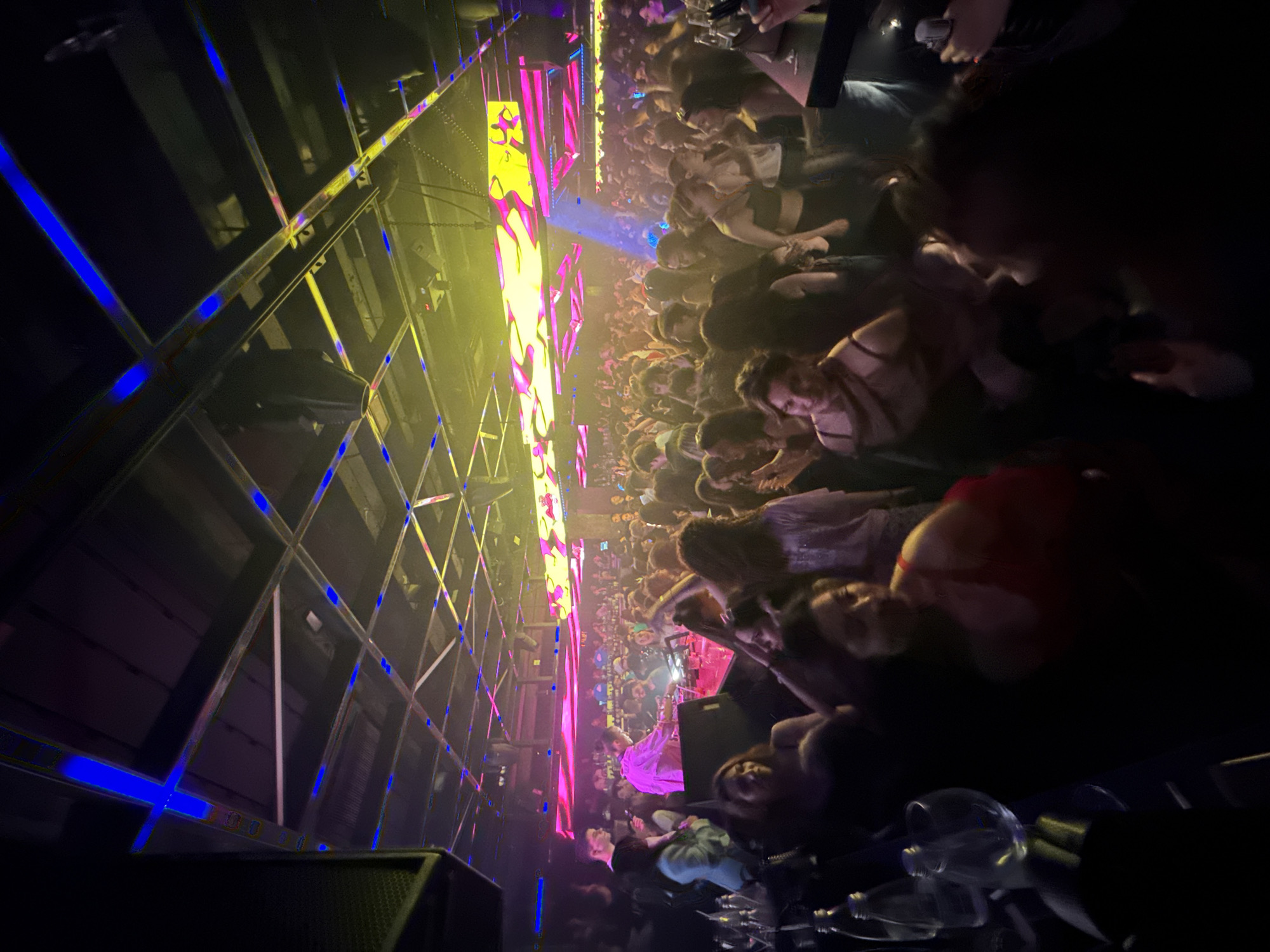 Nightclub draws crowds in Sofia Friday night