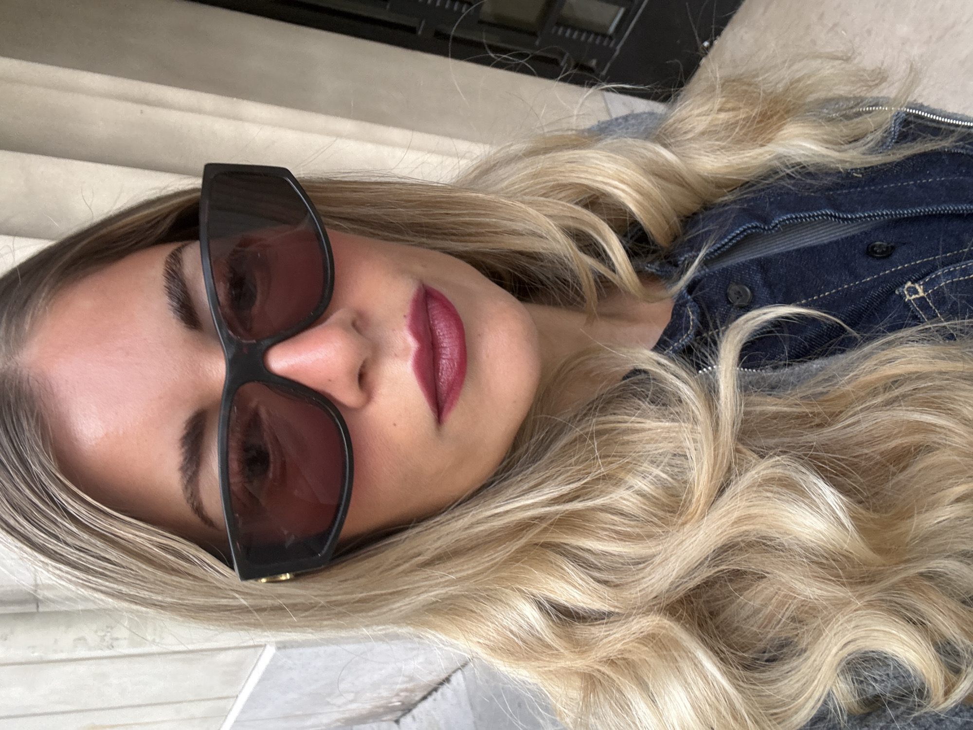 Selfie in Paris with sunglasses and denim jacket