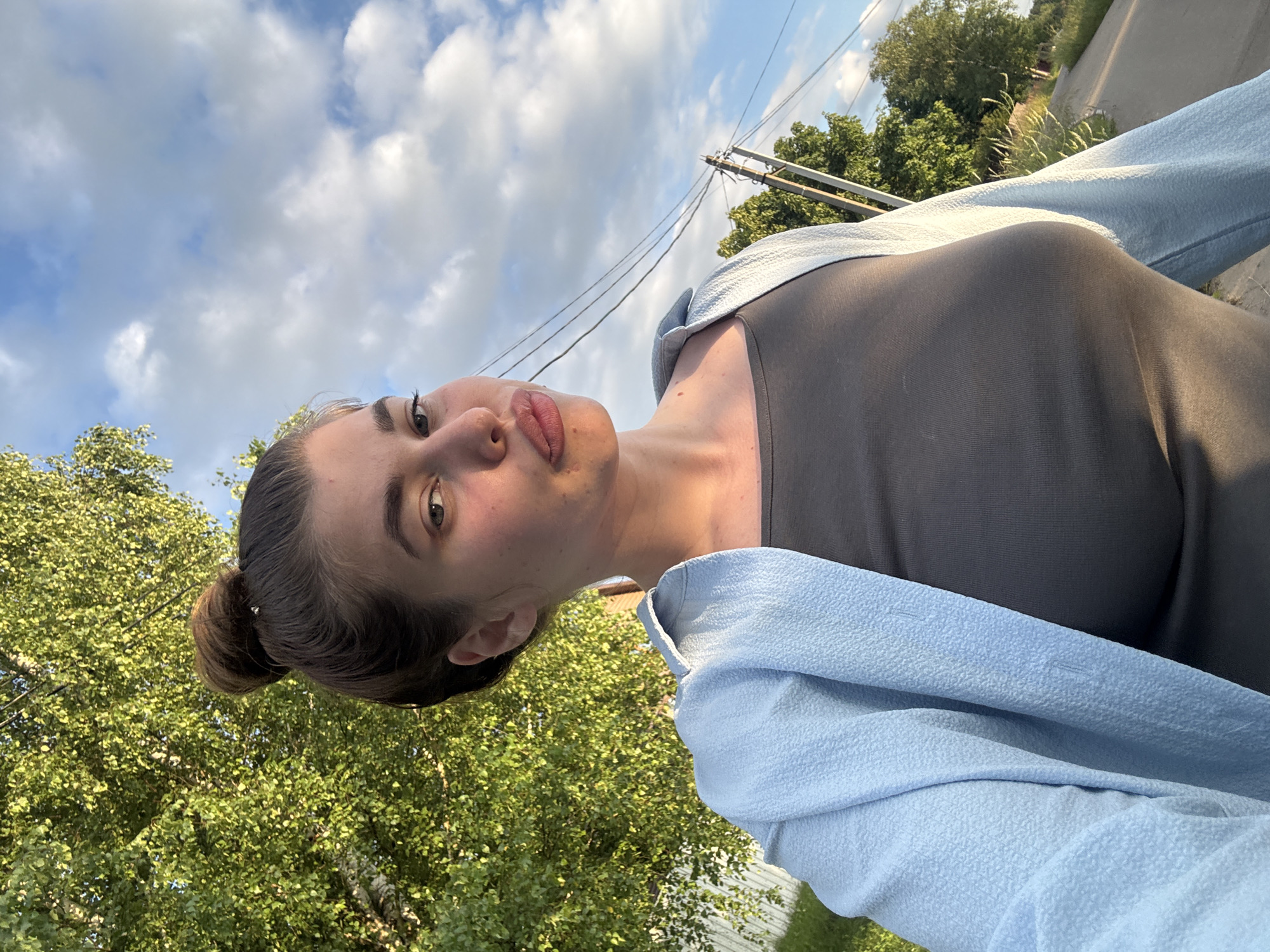 Backyard hangout in Мещёры on a sunny summer afternoon