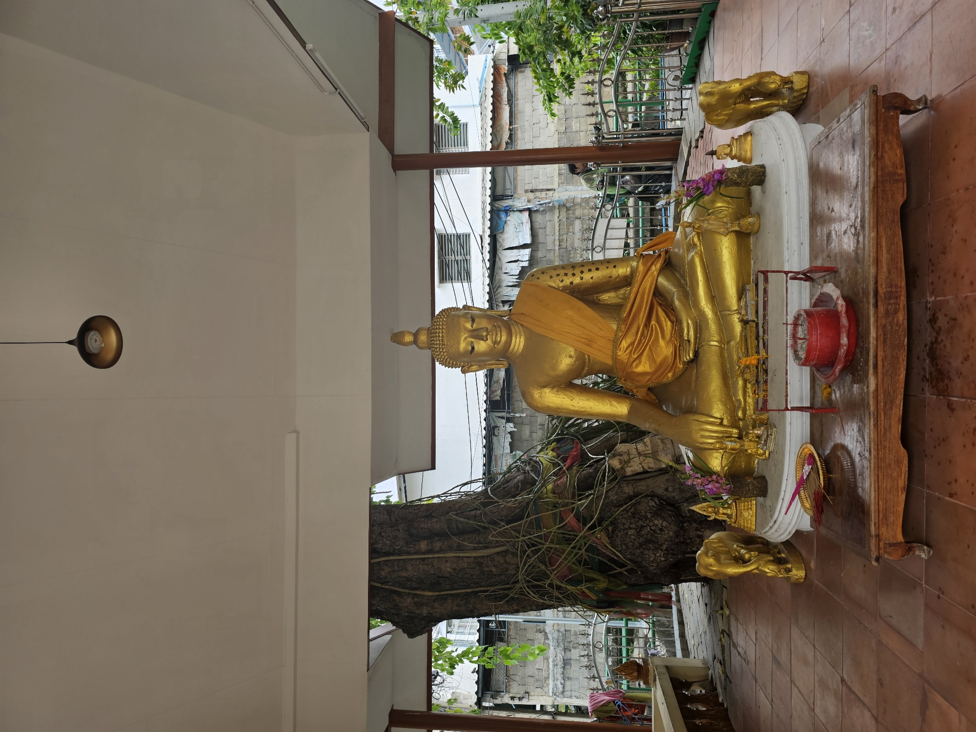 Morning visit to a Bangkok temple complex and its surrounding streets