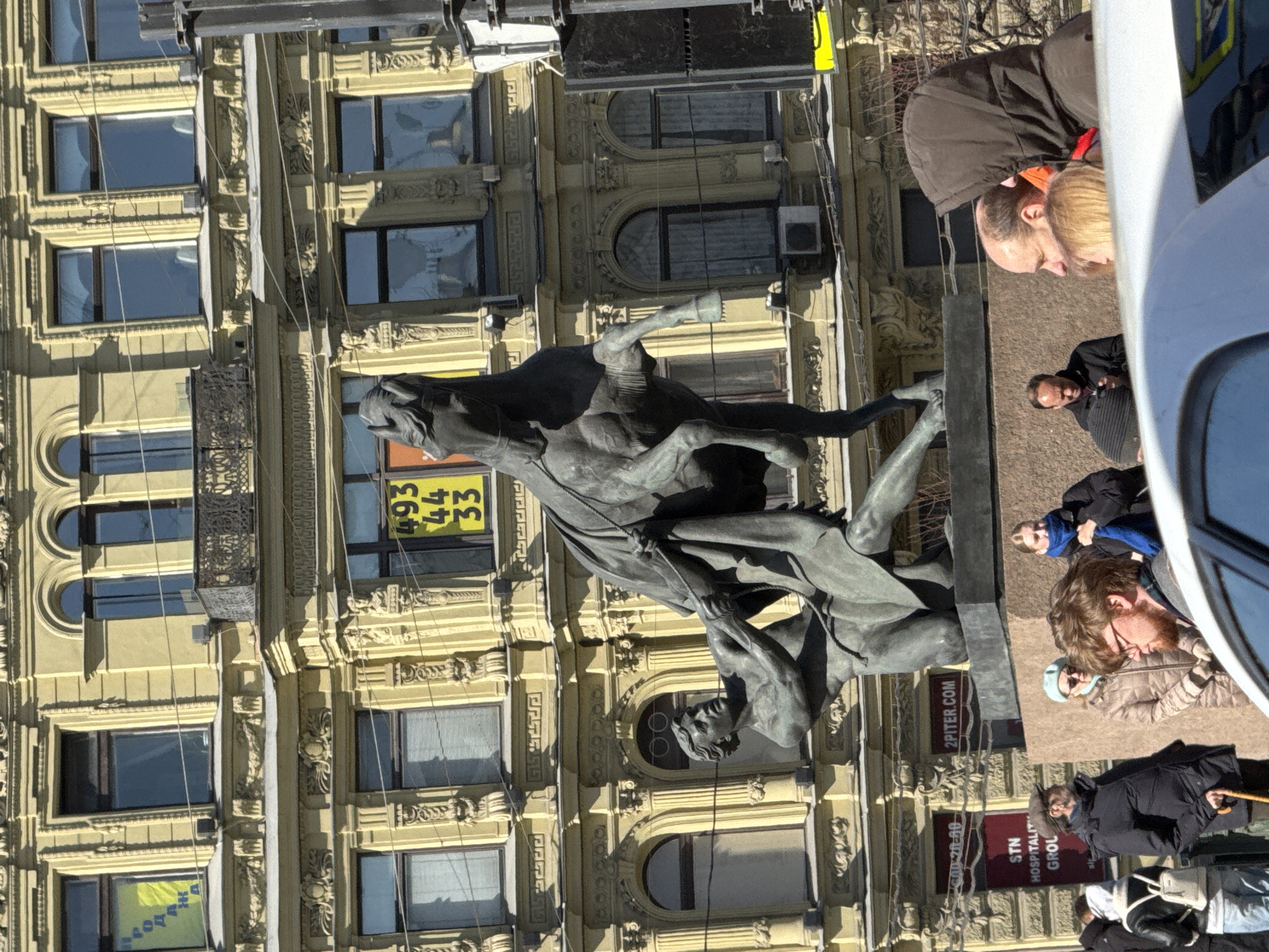 Ordinary morning scenes documented in central Saint Petersburg