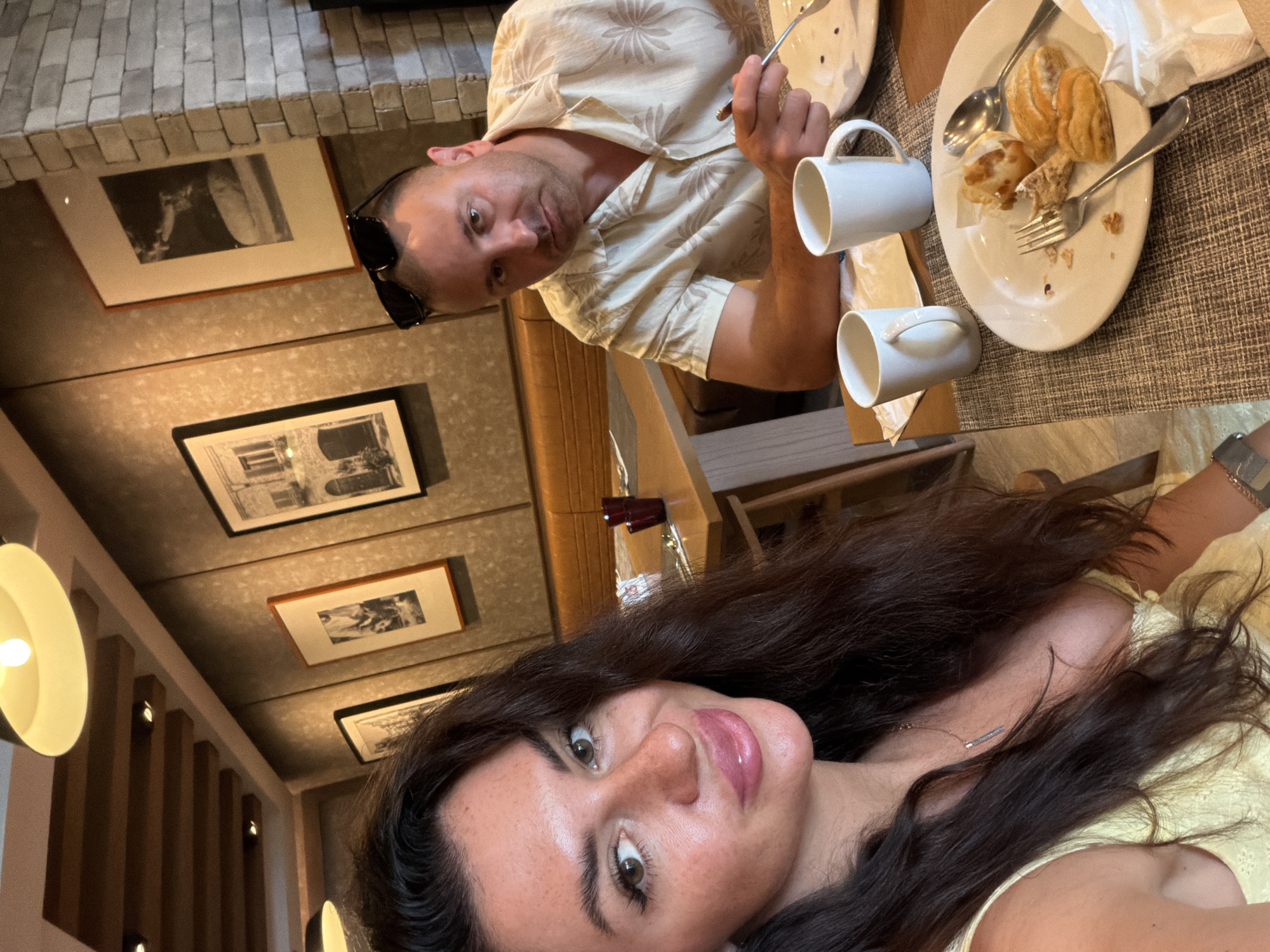 Tropical fruit and restaurant moments in Bang Muang