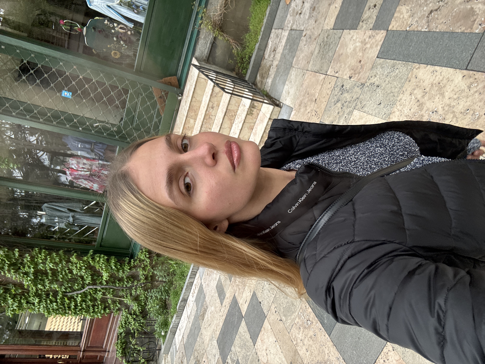 Weekend selfies, workouts, and grocery runs documented across afternoon