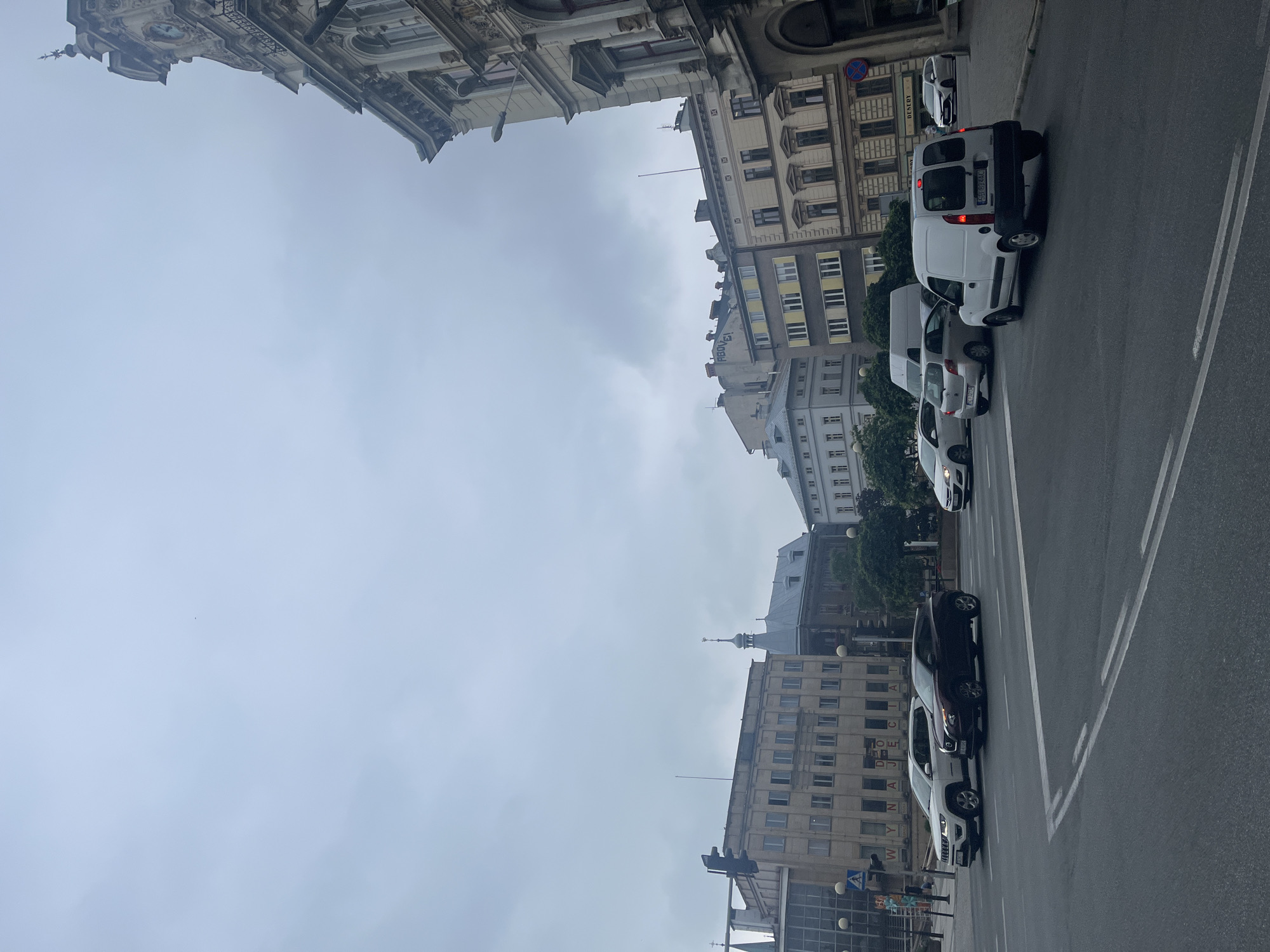 Morning stroll through a classical European city with selfies and street scenes
