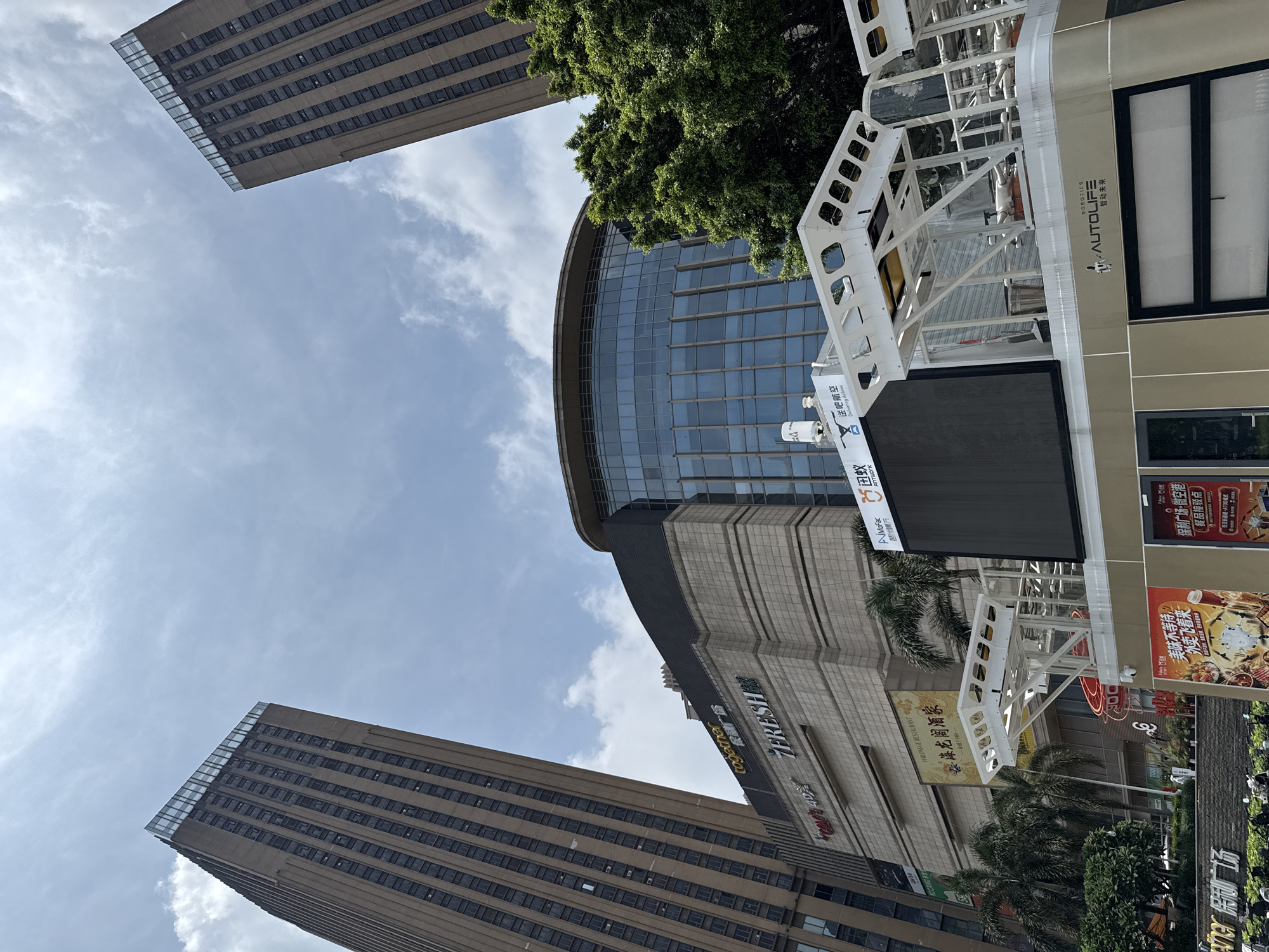 Witness documents 34-minute urban survey across Haizhu District, Guangzhou