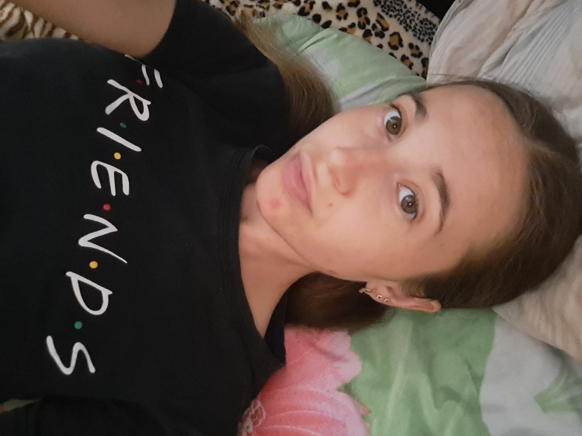 Dried flowers and casual selfies from a home in Vypasne