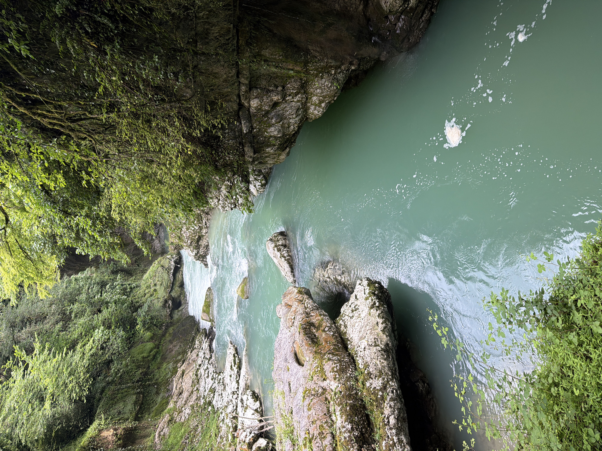 Turquoise rivers and waterfalls through Georgia's Lebache gorges