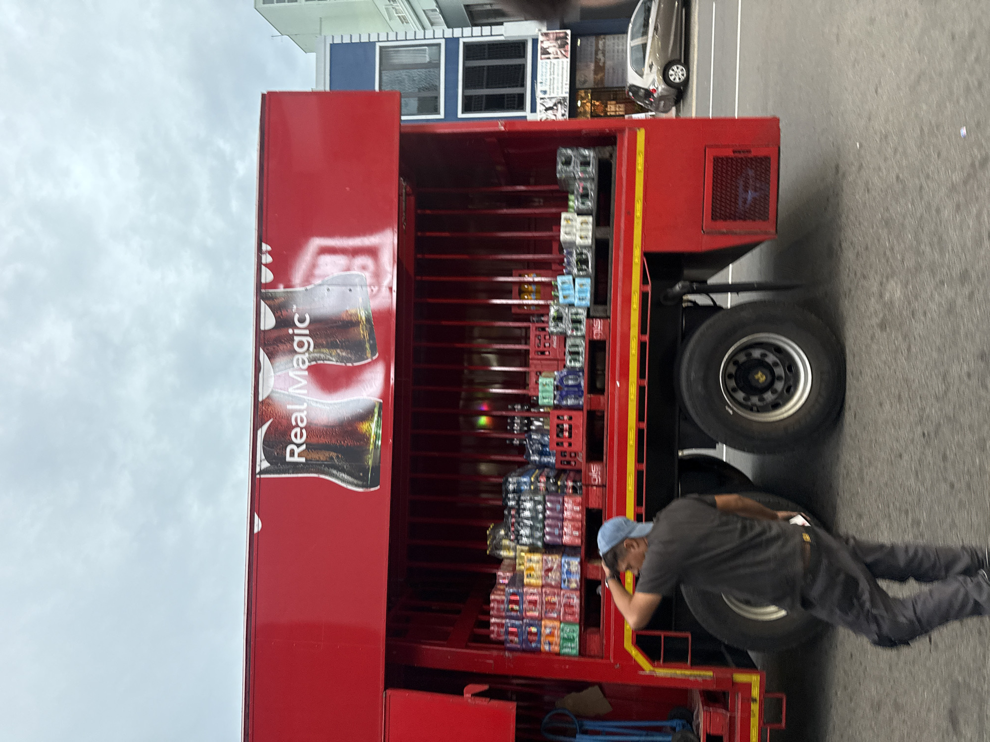 Delivery truck with open cargo spotted in Cape Town