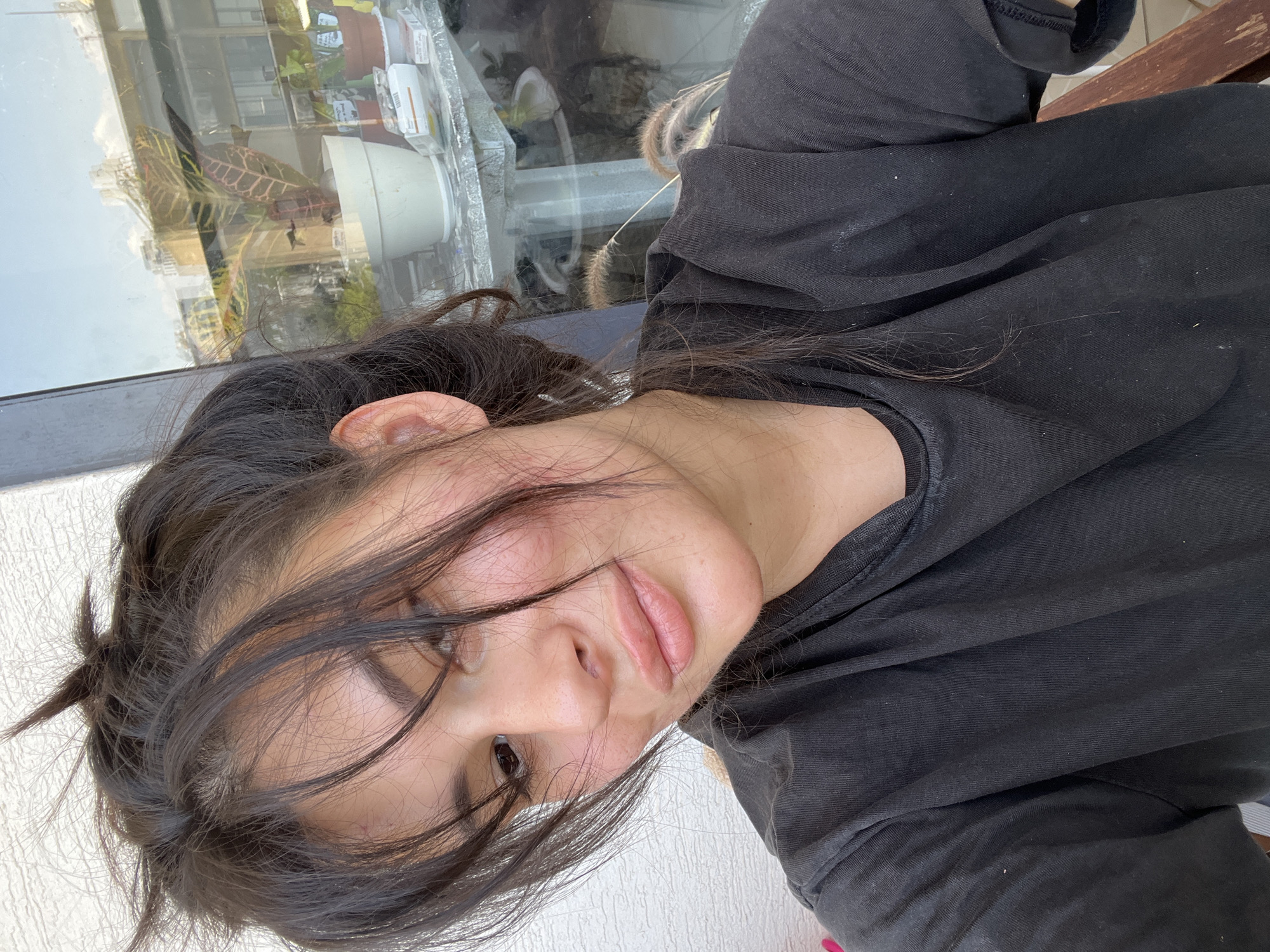 Quick selfie session around a Kiryat Bialik home, indoors and out