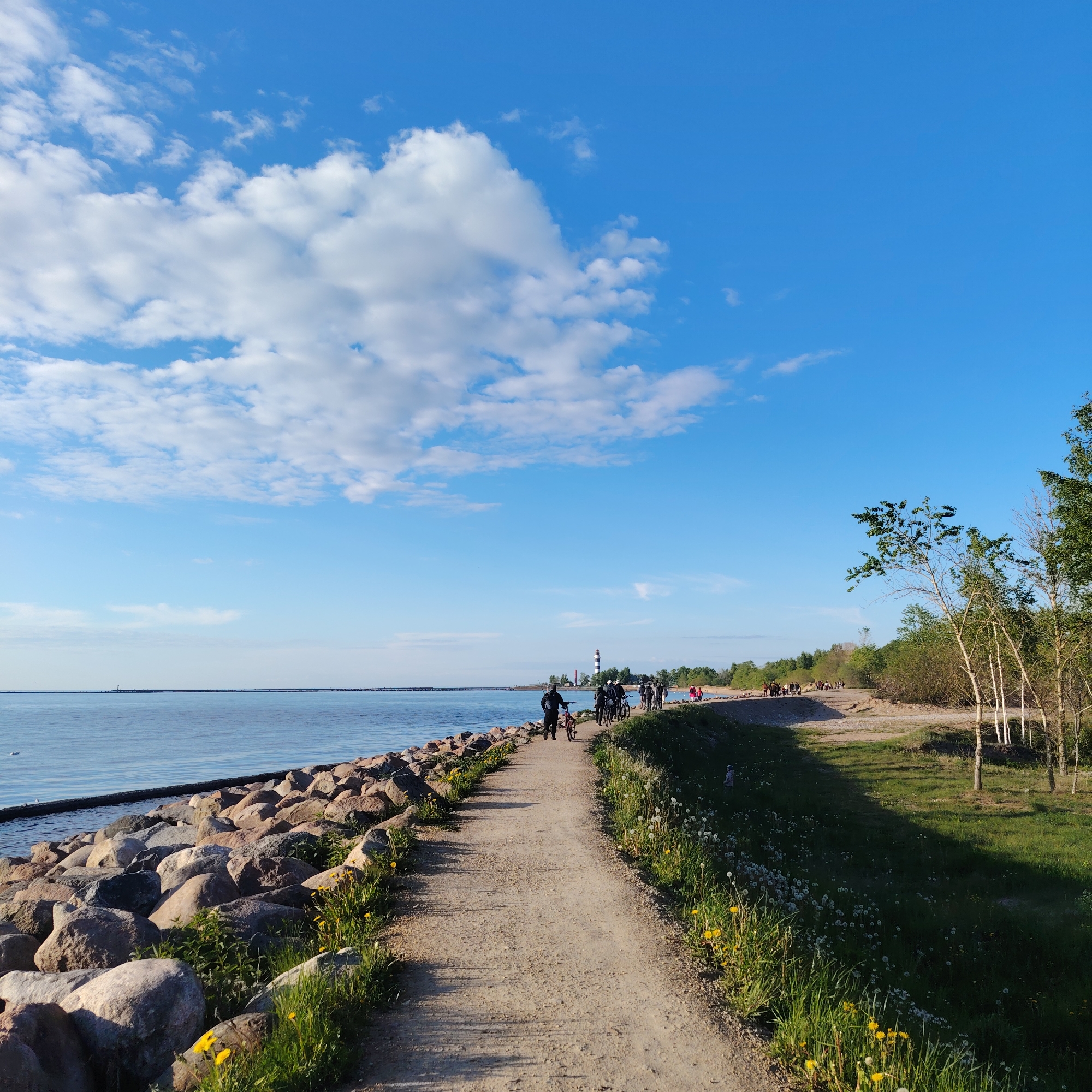 Sunny afternoon captured along Riga's Baltic coastline by witnesses