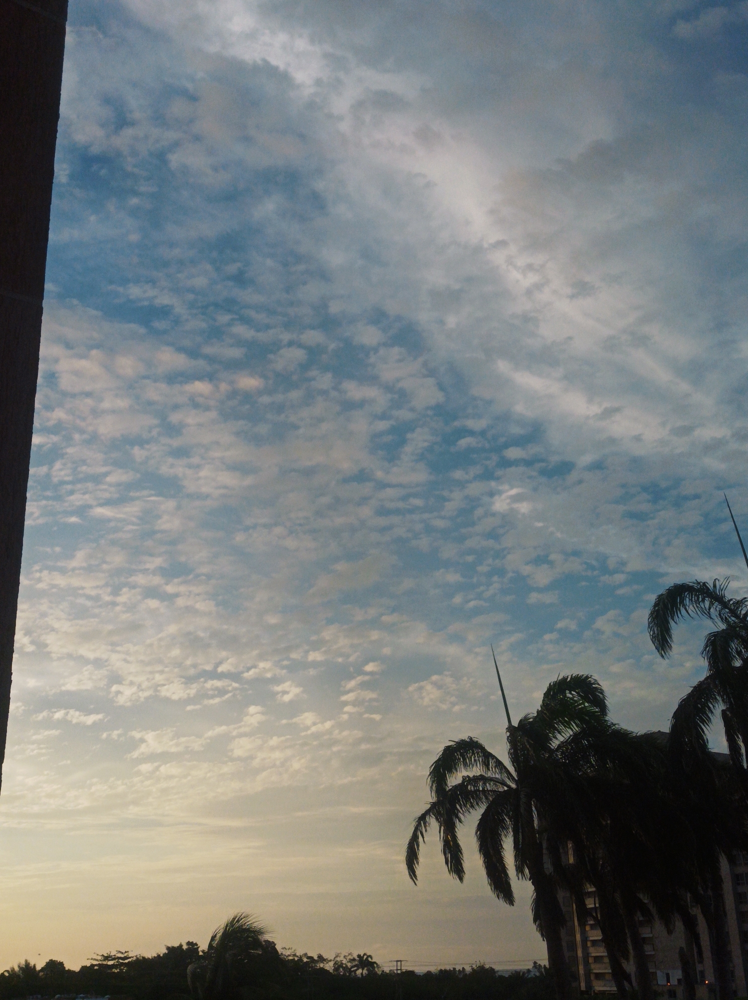Dawn sky conditions documented over Porlamar, Venezuela